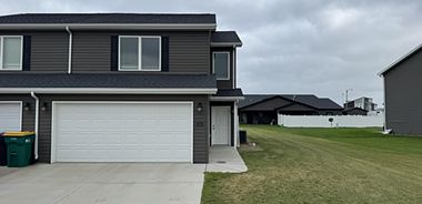image of property with 3 Bed | 3 Bath | 1,559 Sqft