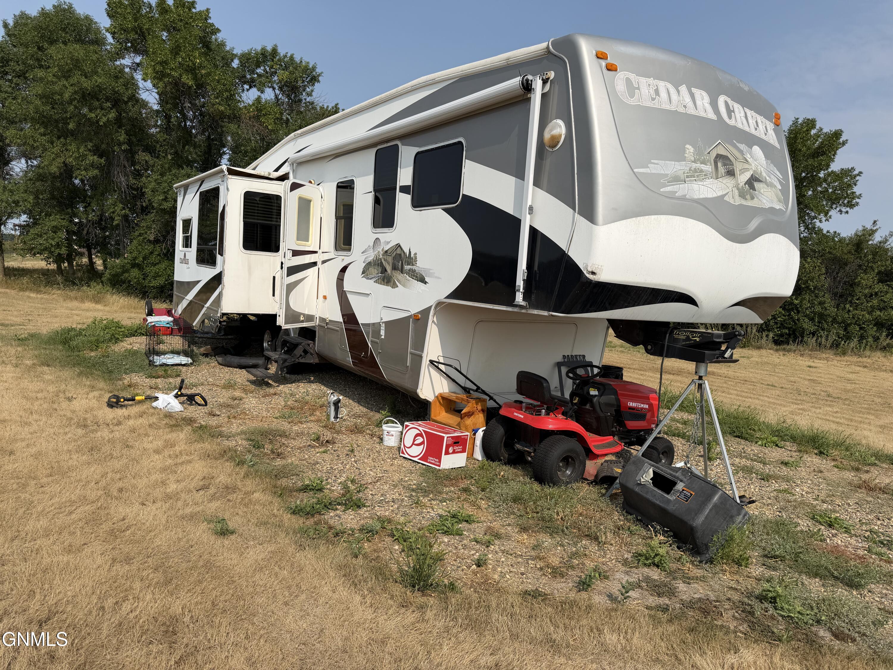 main property photo 22