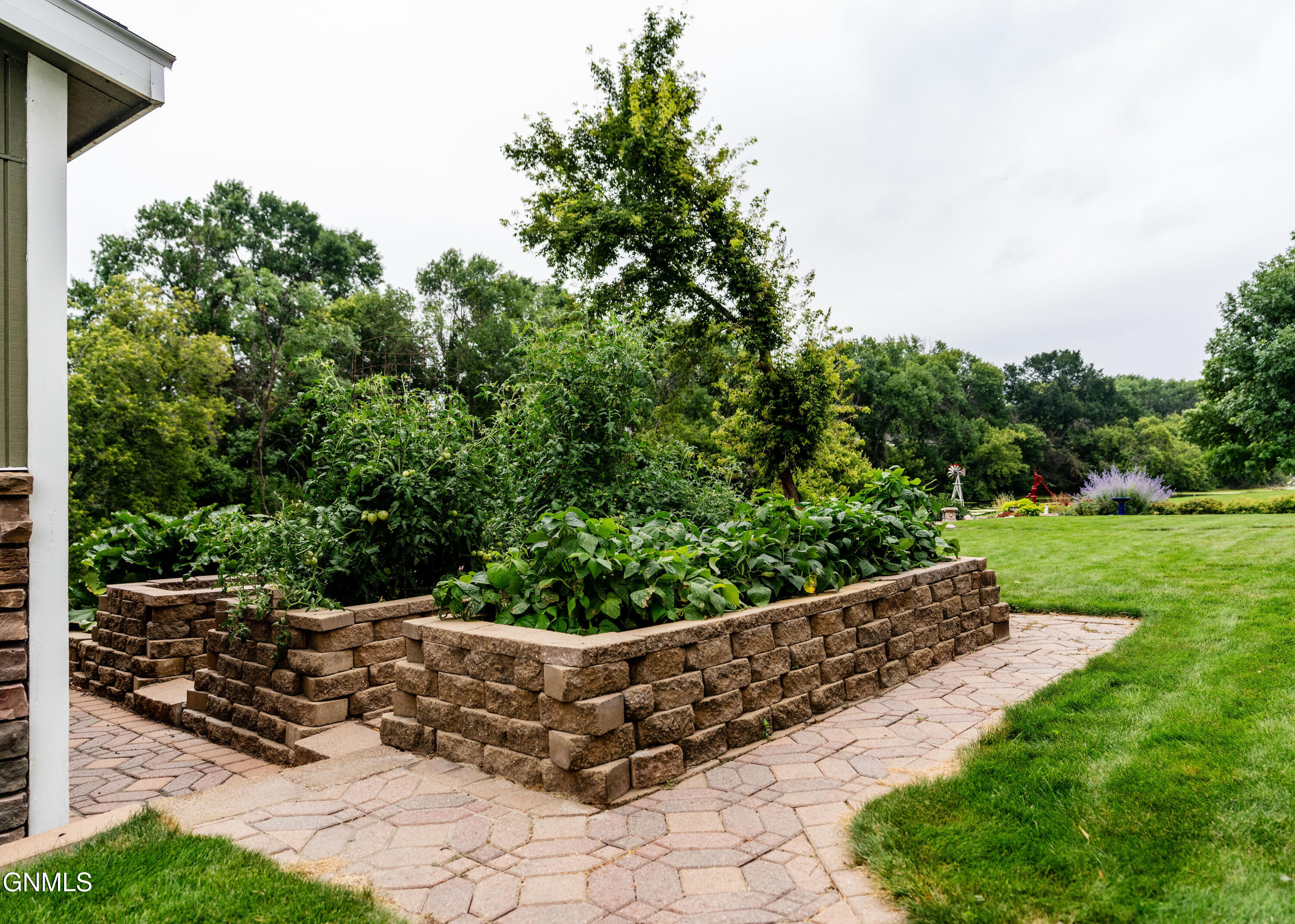 main property photo 79
