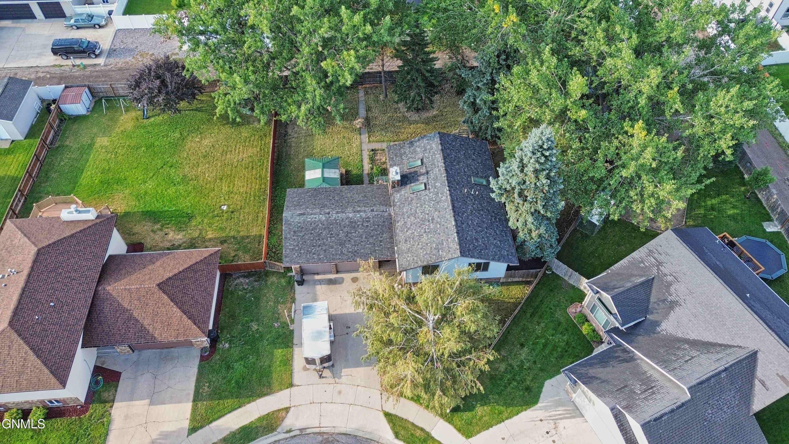 main property photo 8