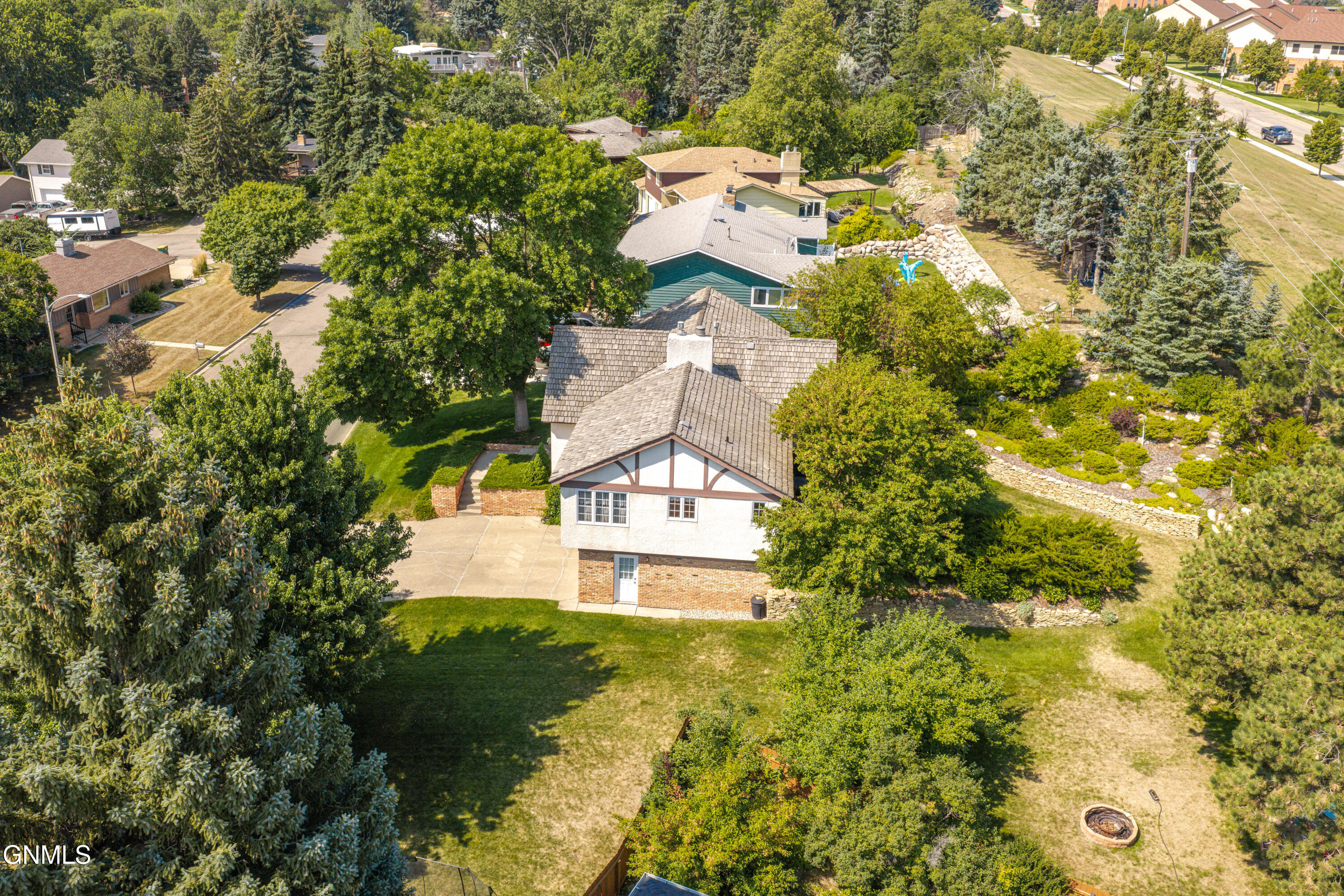 main property photo 111