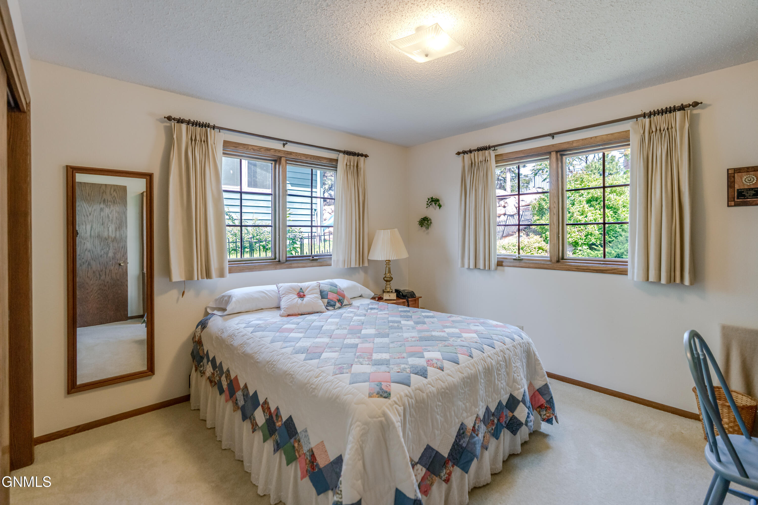 main property photo 50