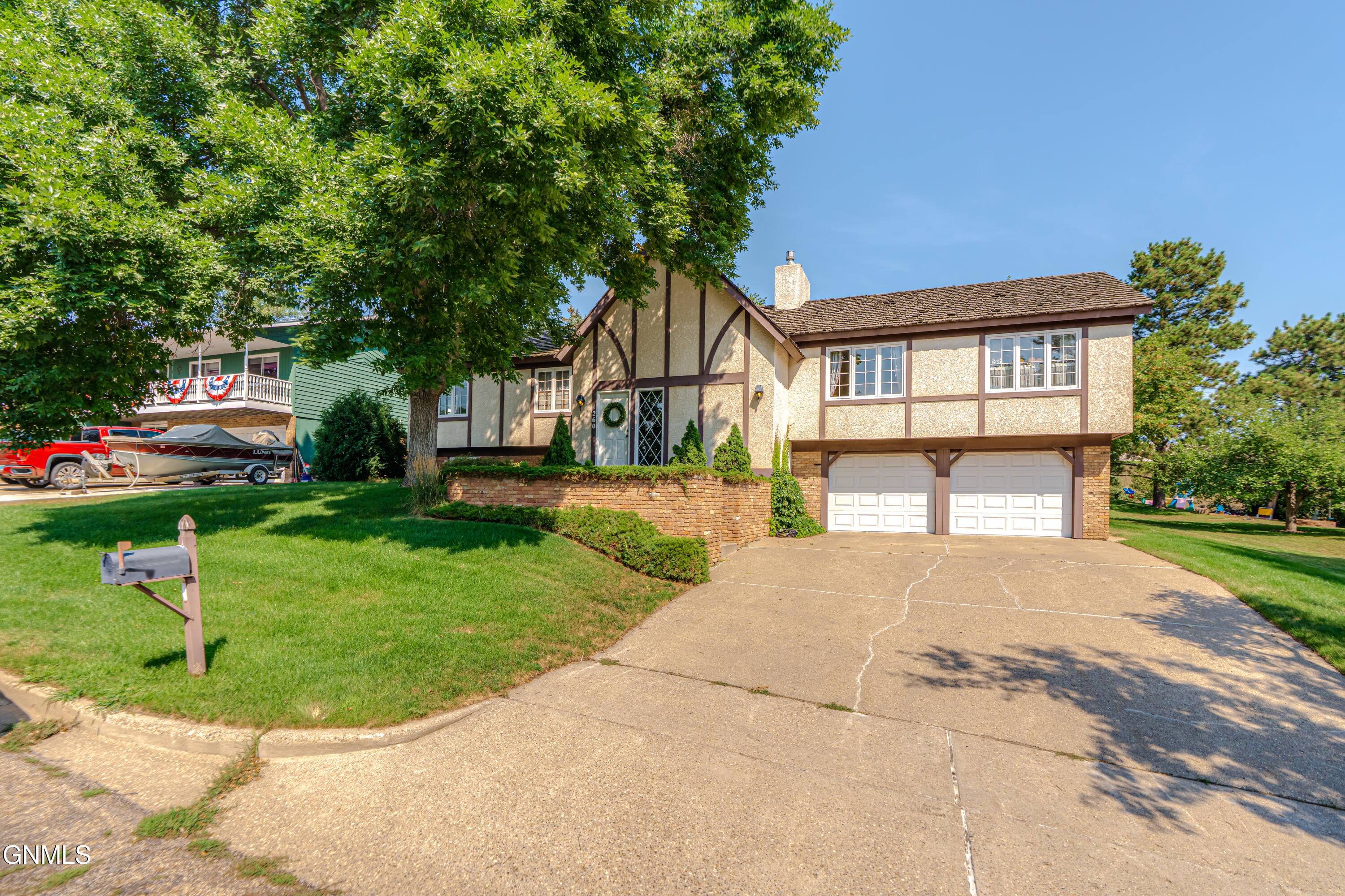 main property photo 78