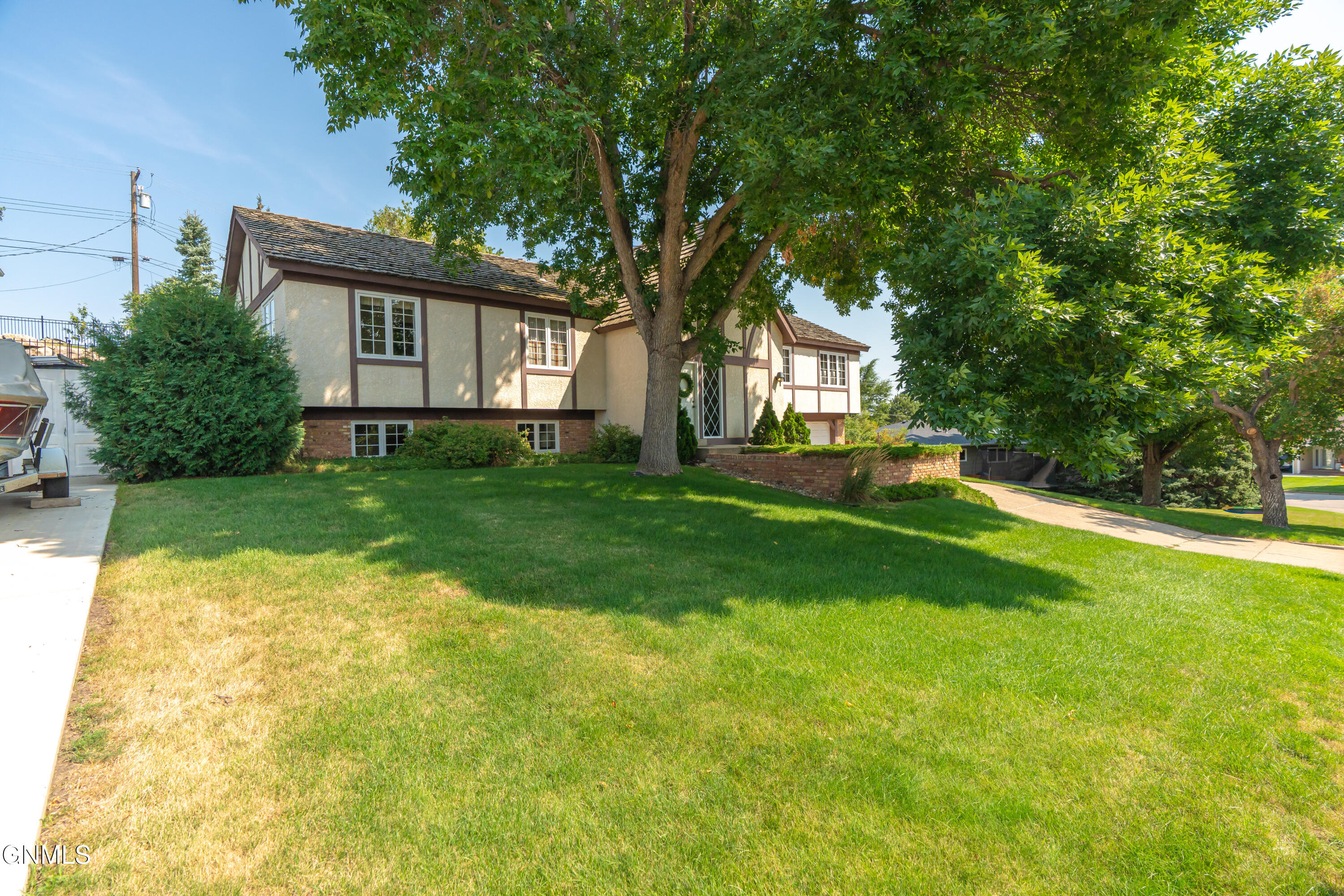 main property photo 80