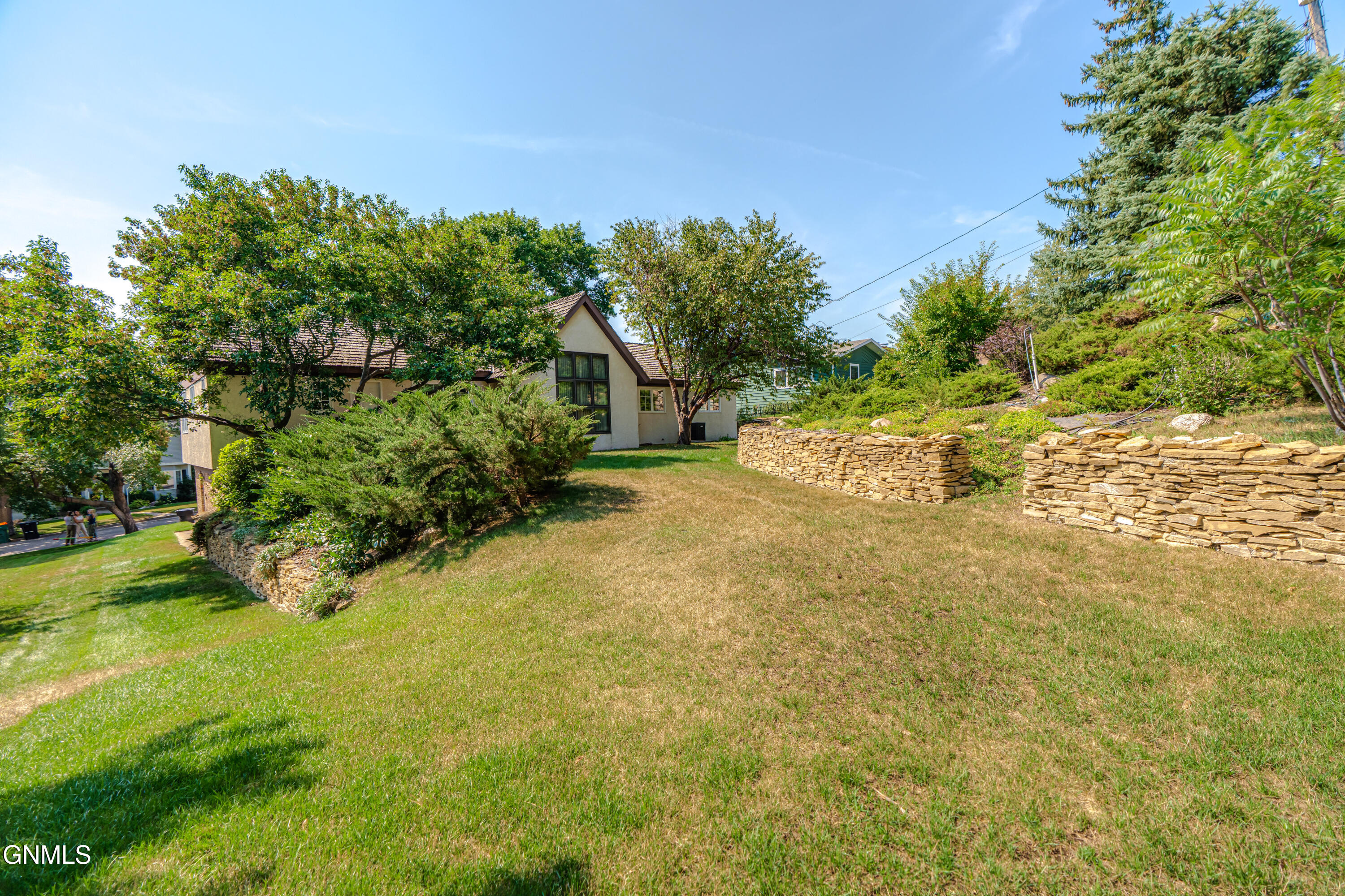 main property photo 85