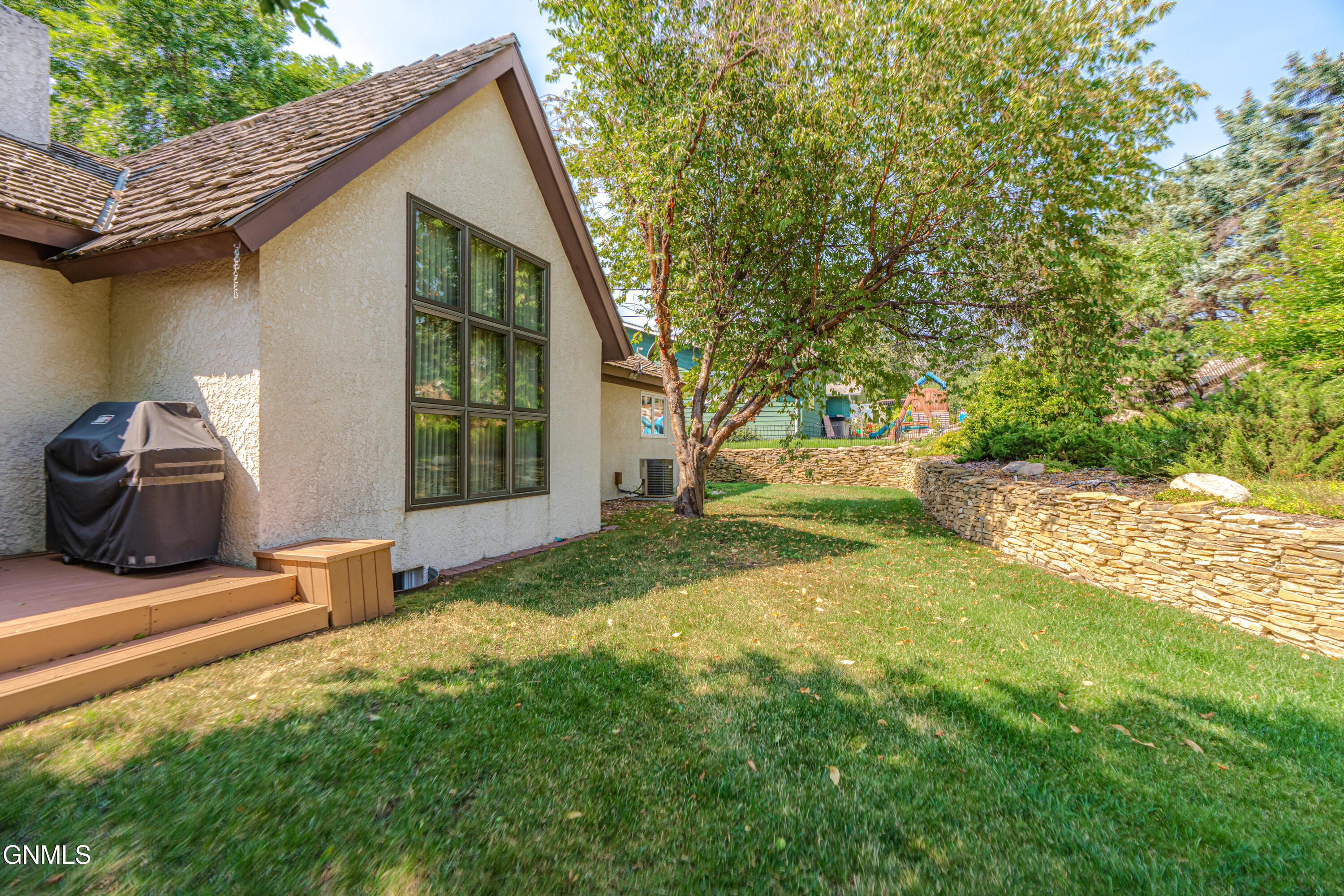 main property photo 88