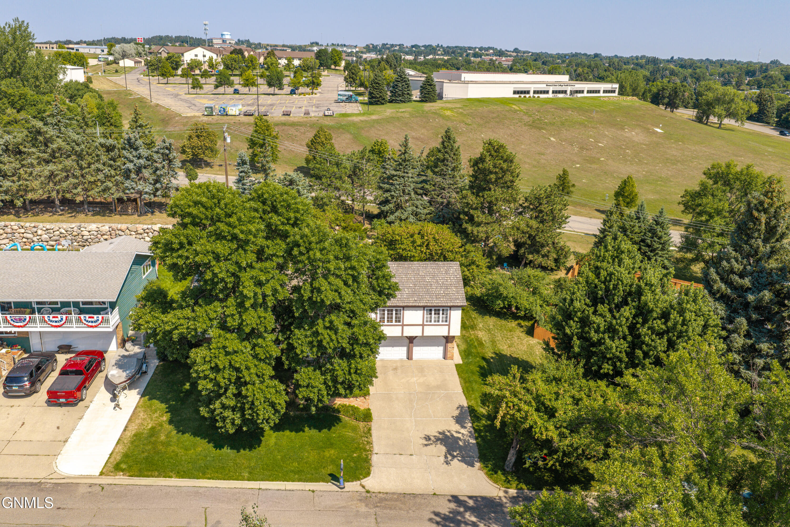 main property photo 98