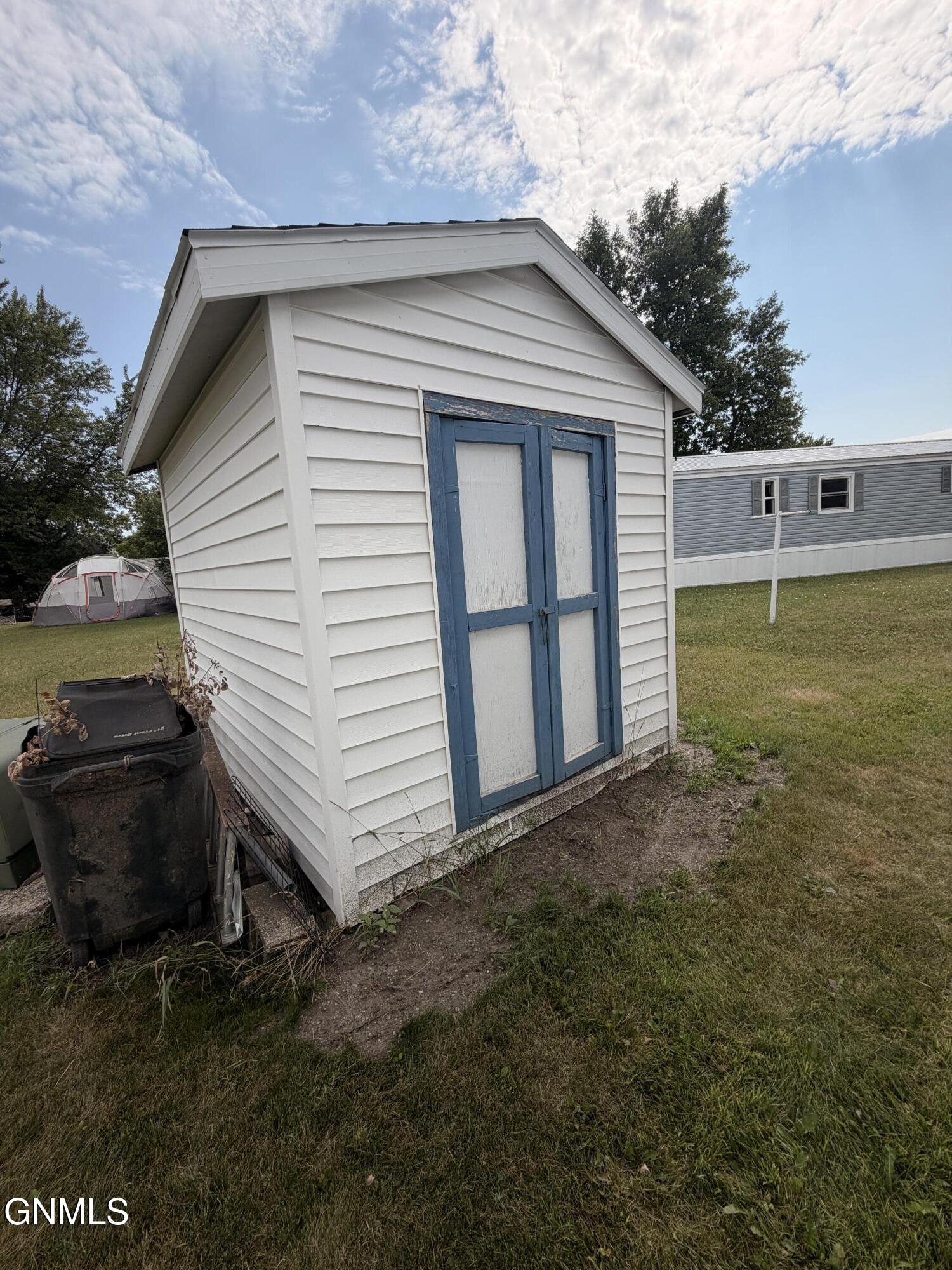 main property photo 23