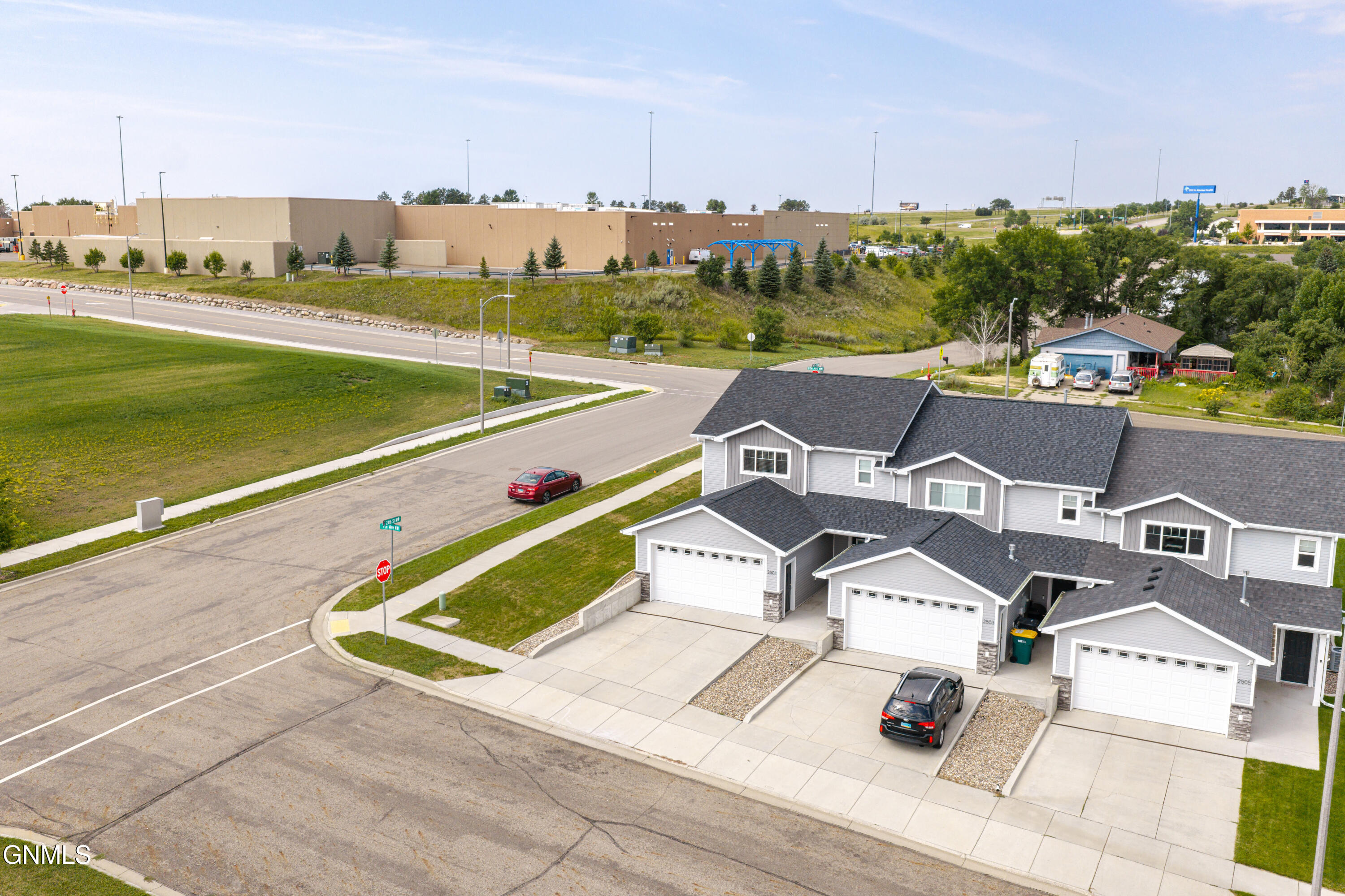 main property photo 58