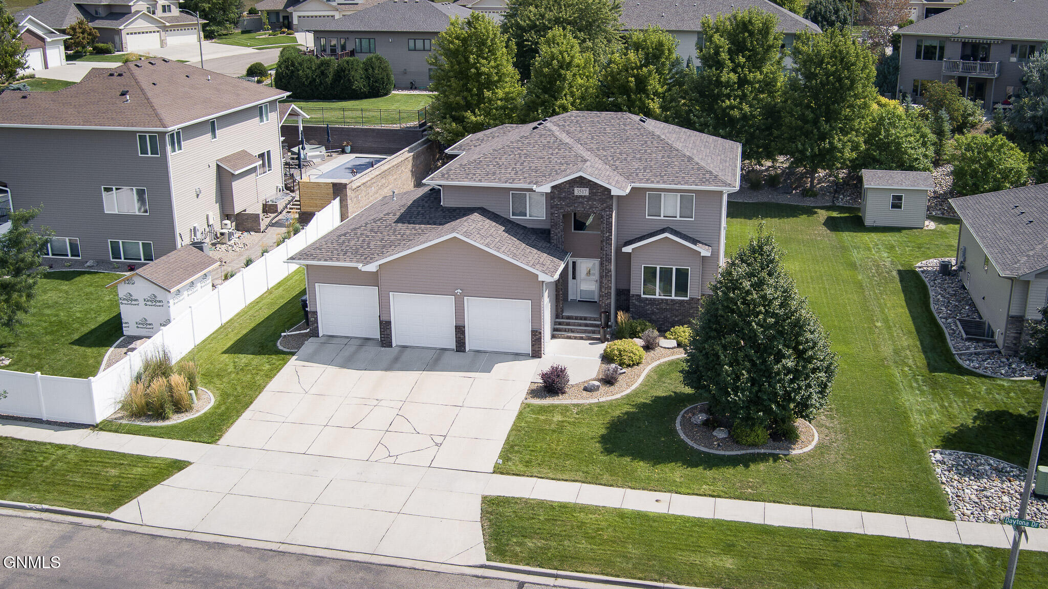 main property photo 59