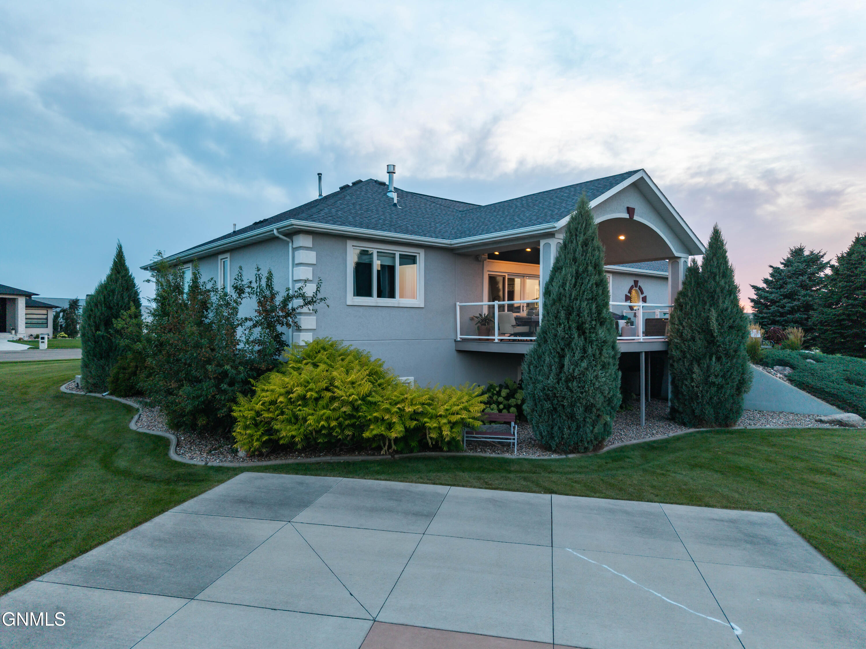 main property photo 6