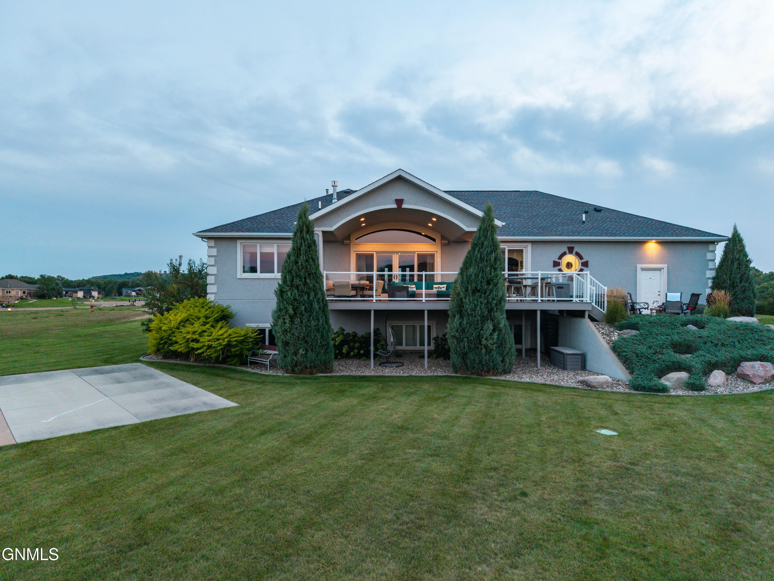 main property photo 7