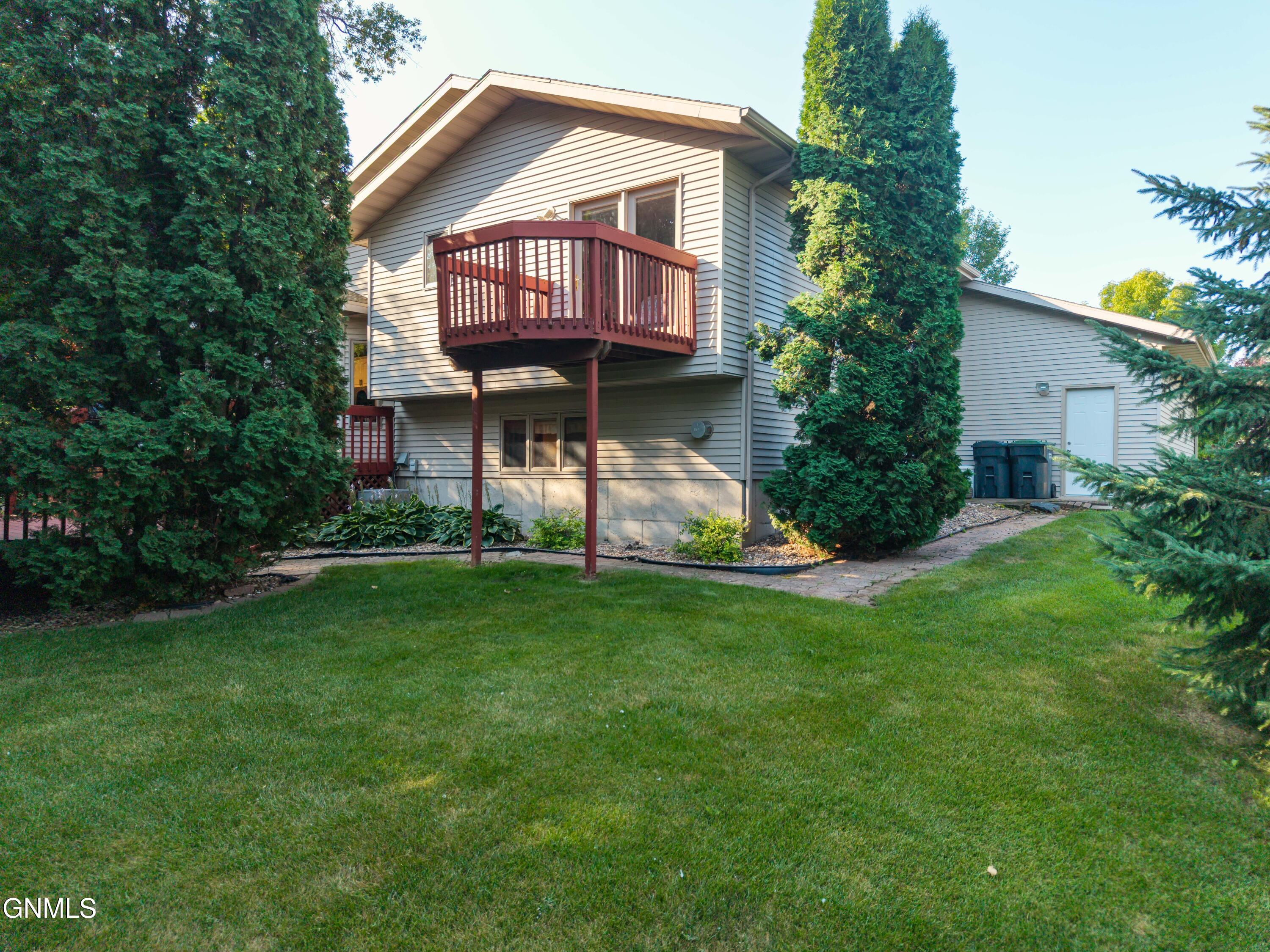 main property photo 23