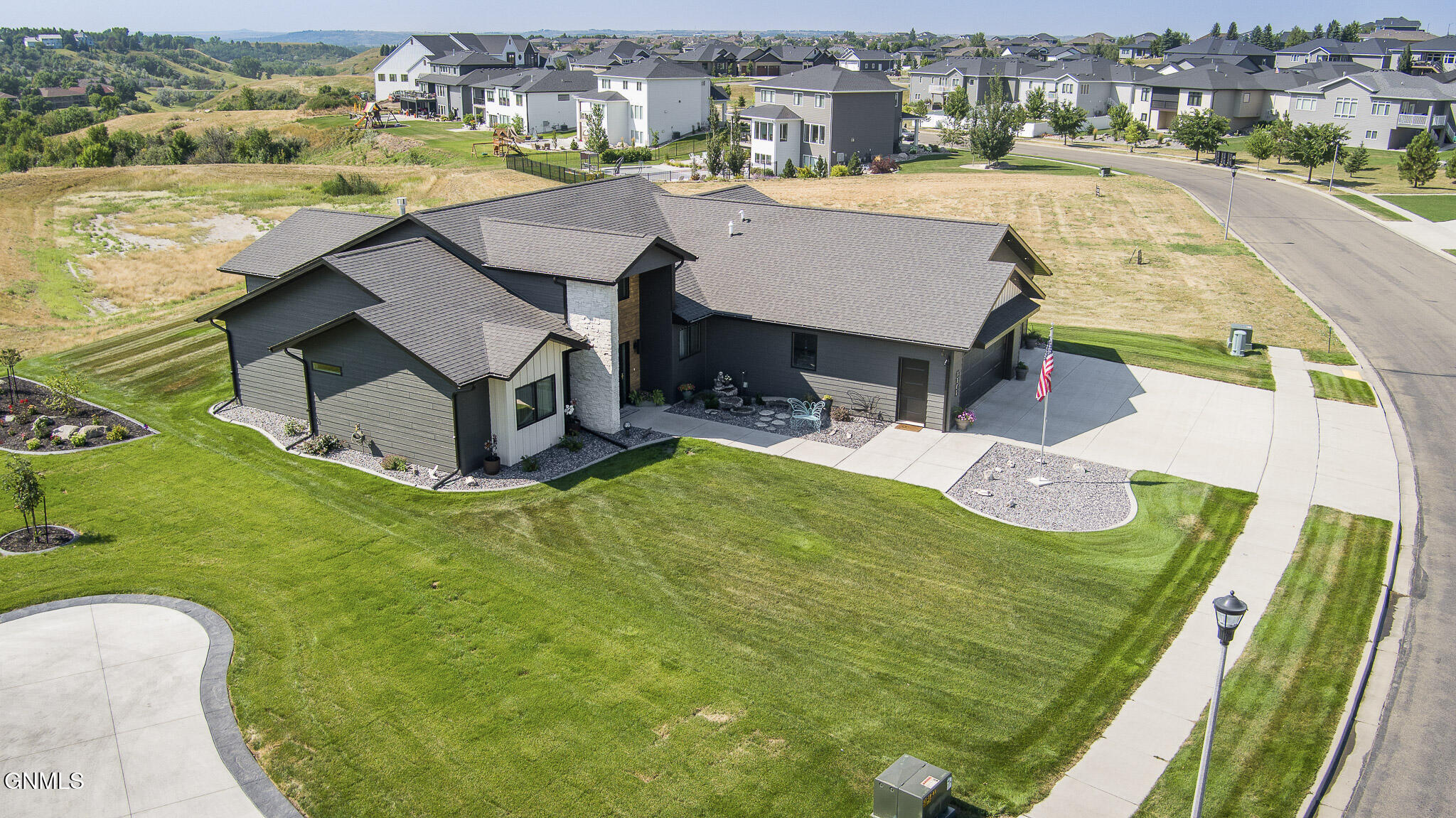 main property photo 47