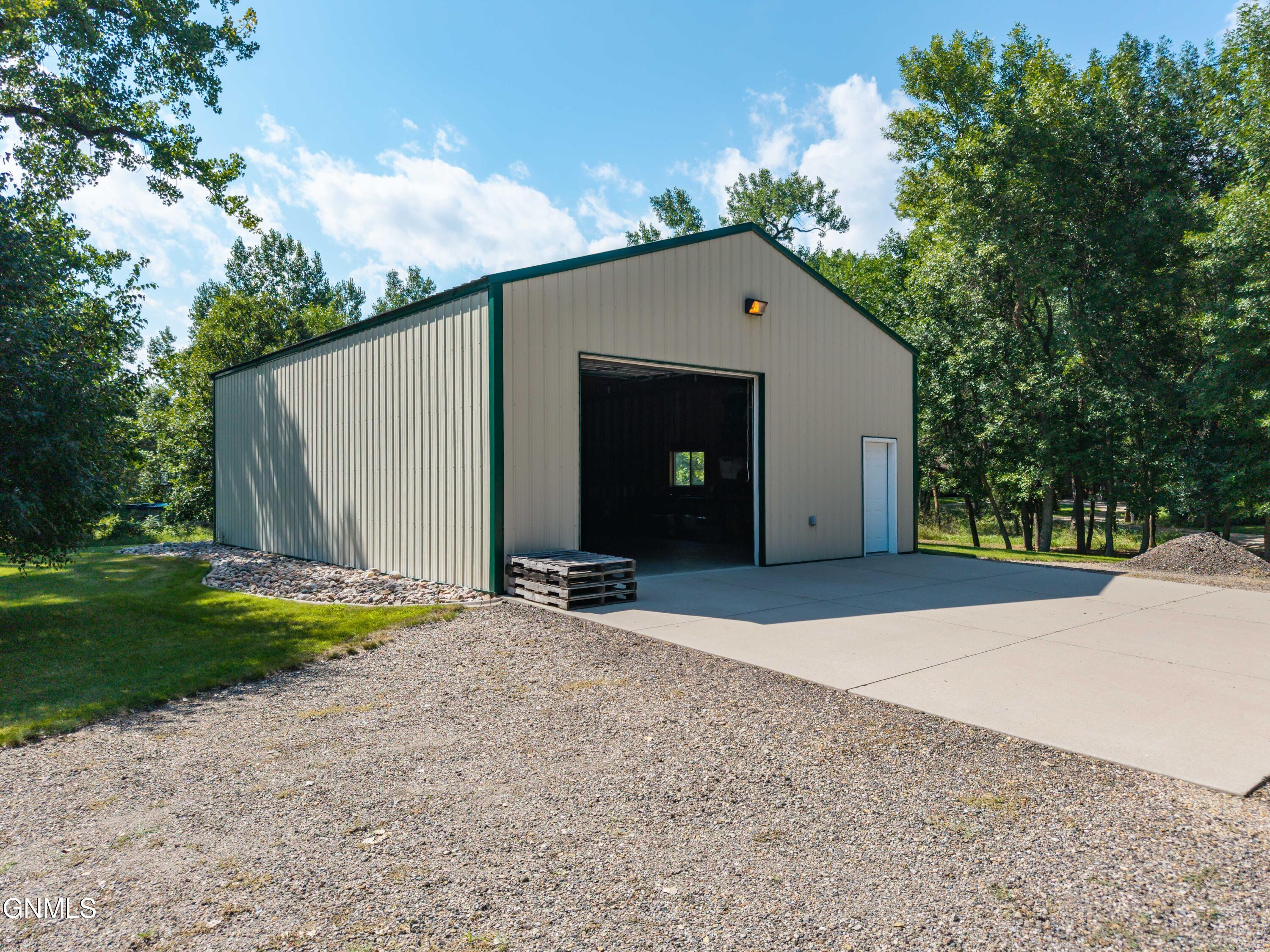main property photo 36