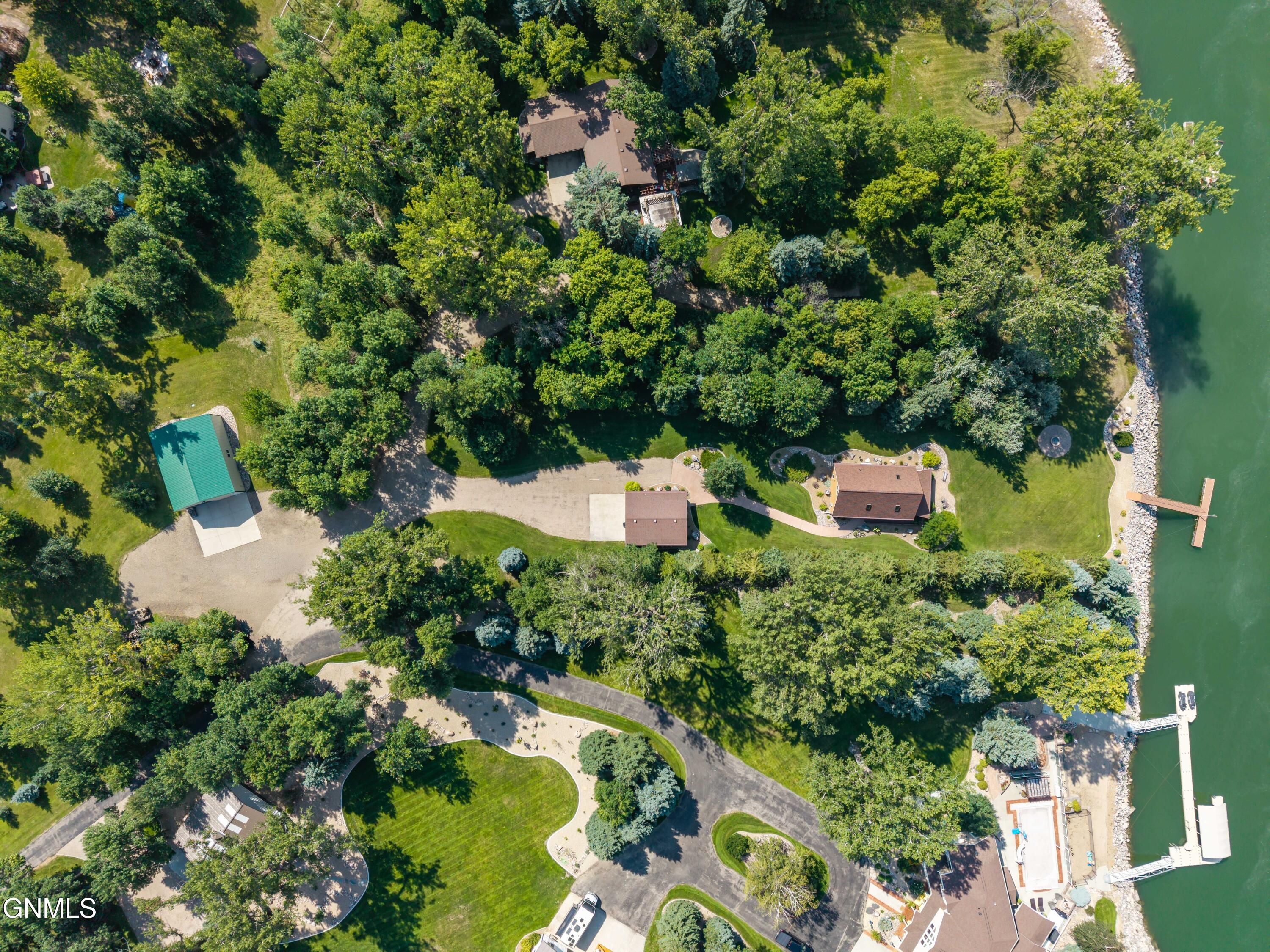 main property photo 4