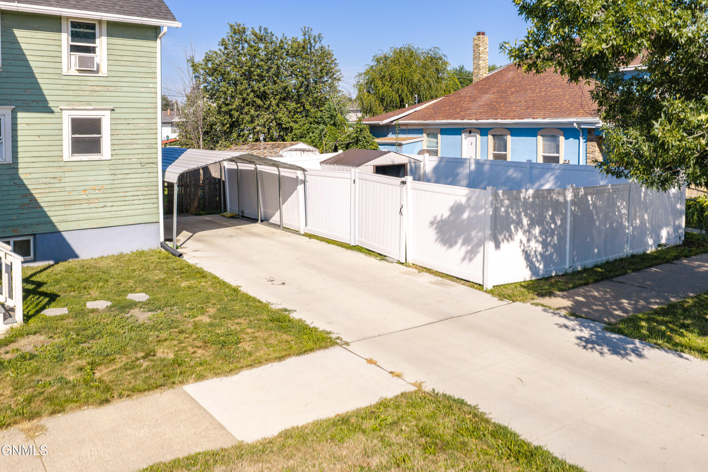main property photo 17