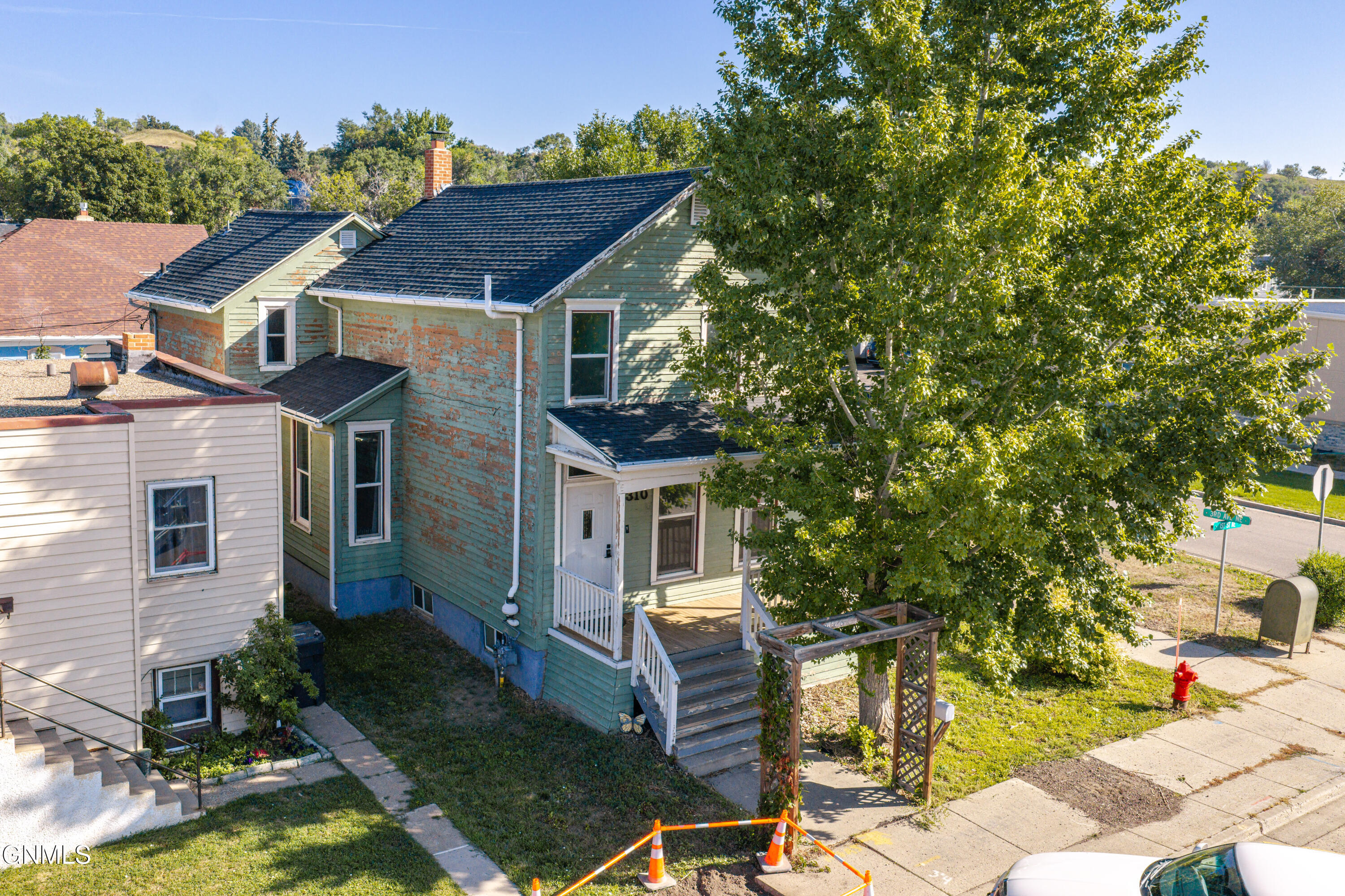 main property photo 26