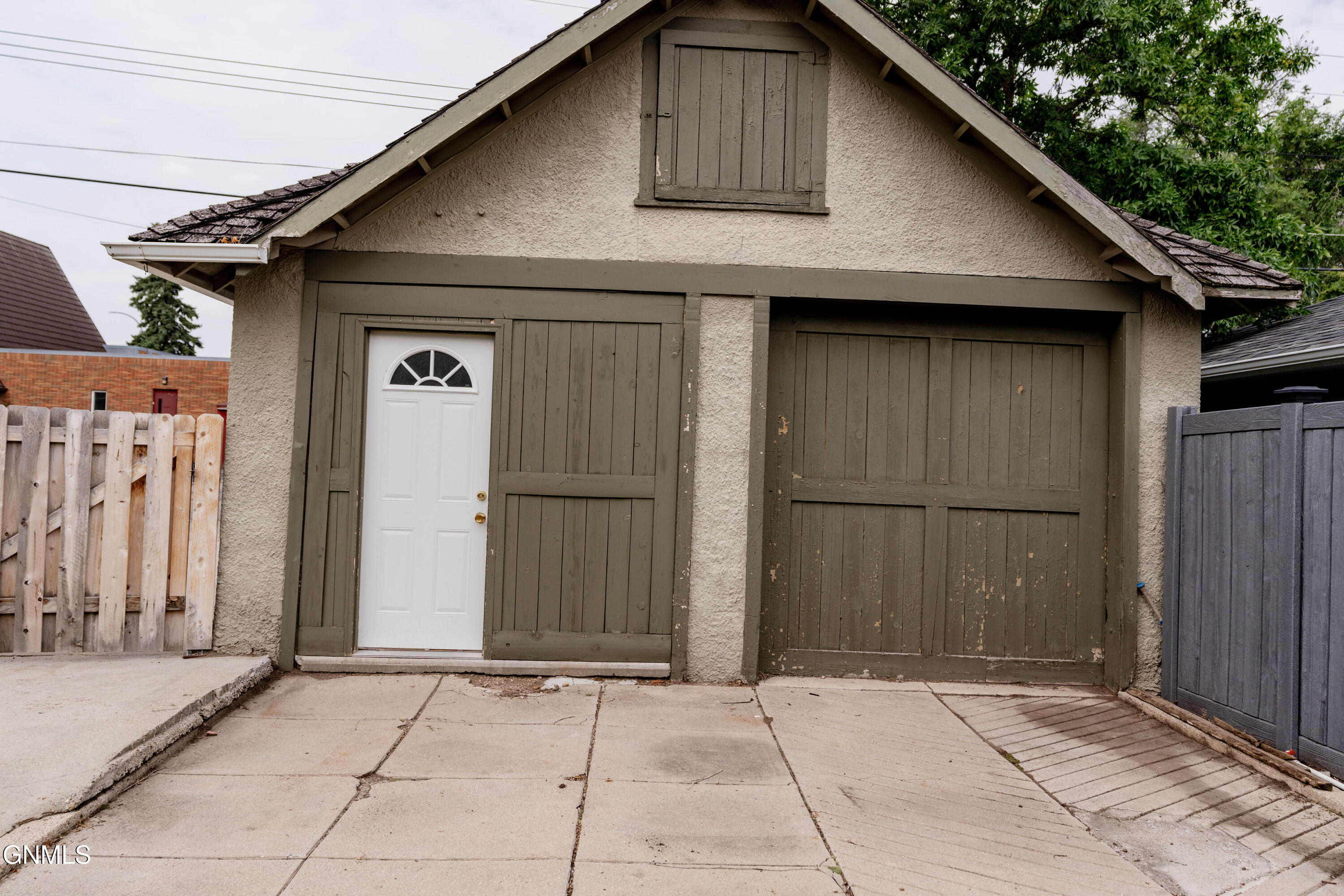 main property photo 68