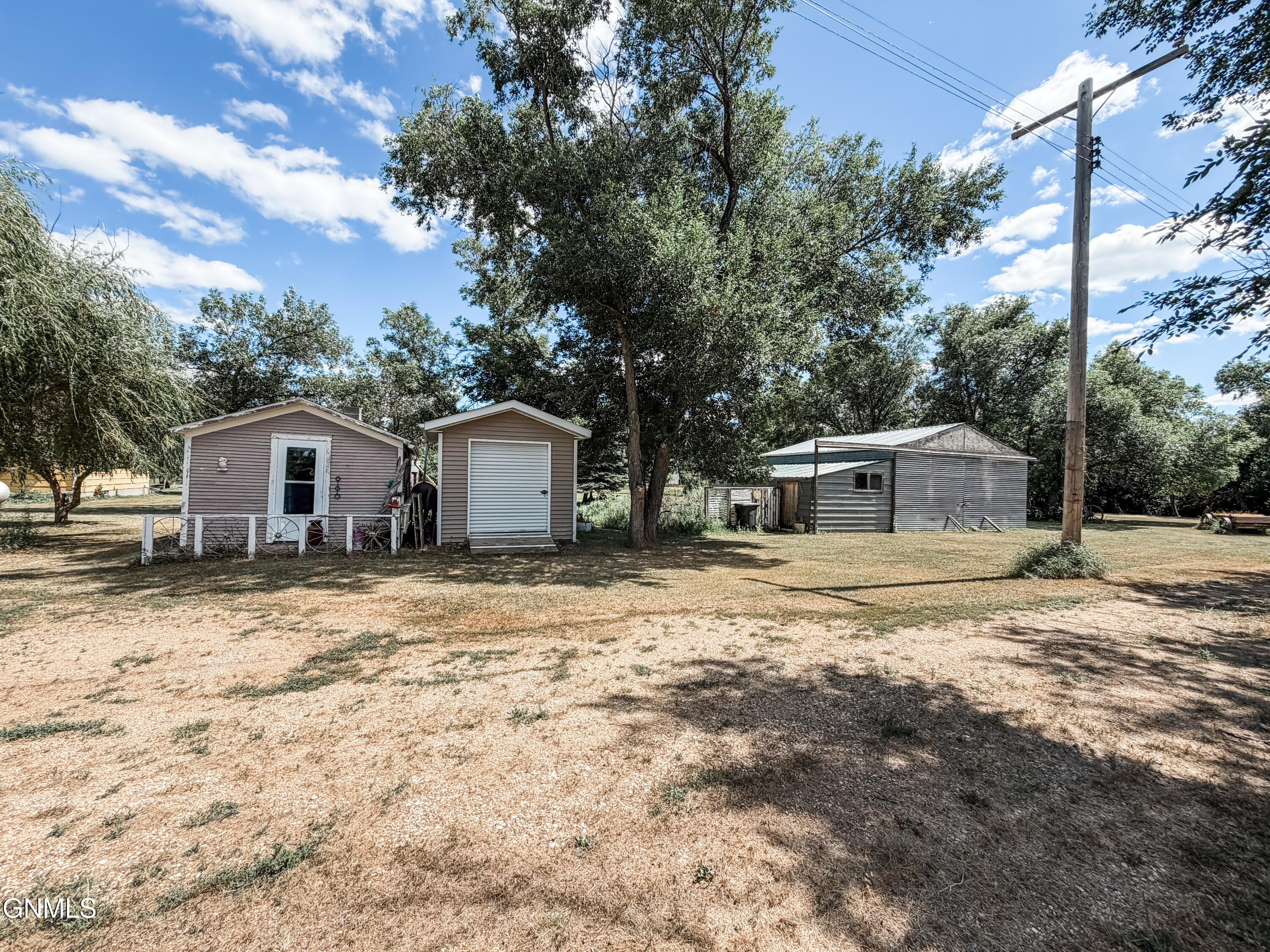 main property photo 13