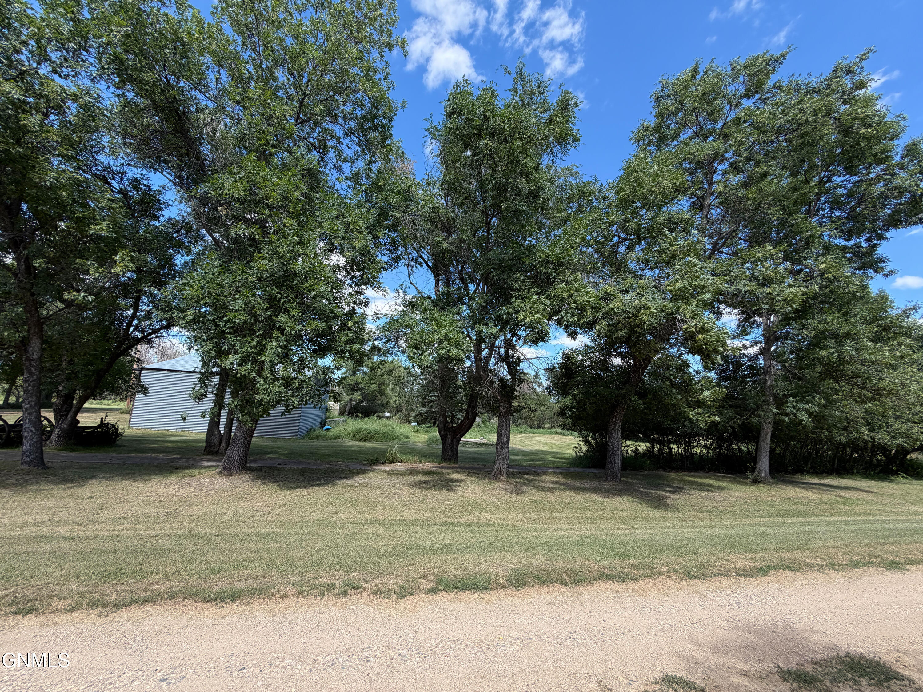 main property photo 18