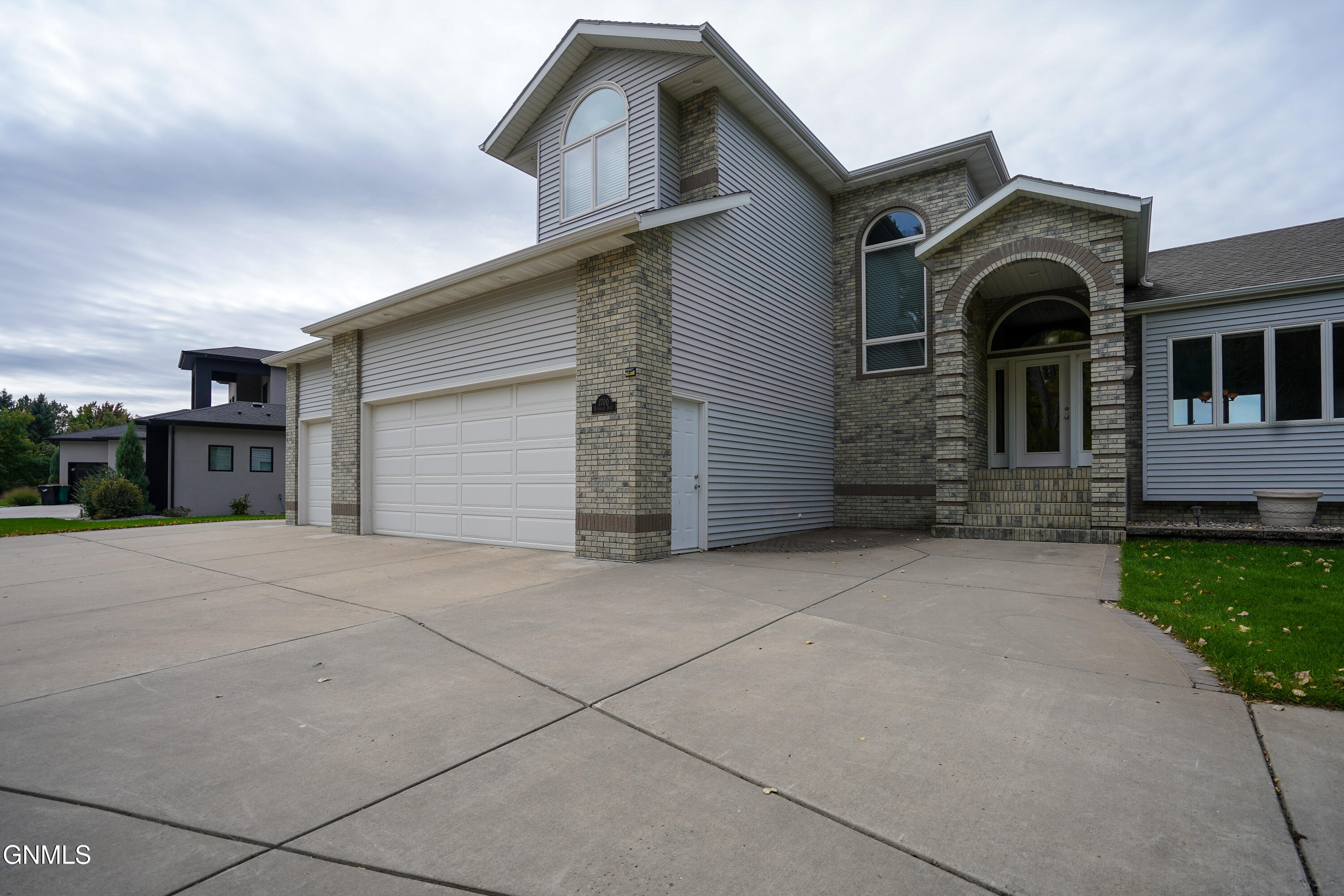 main property photo 86