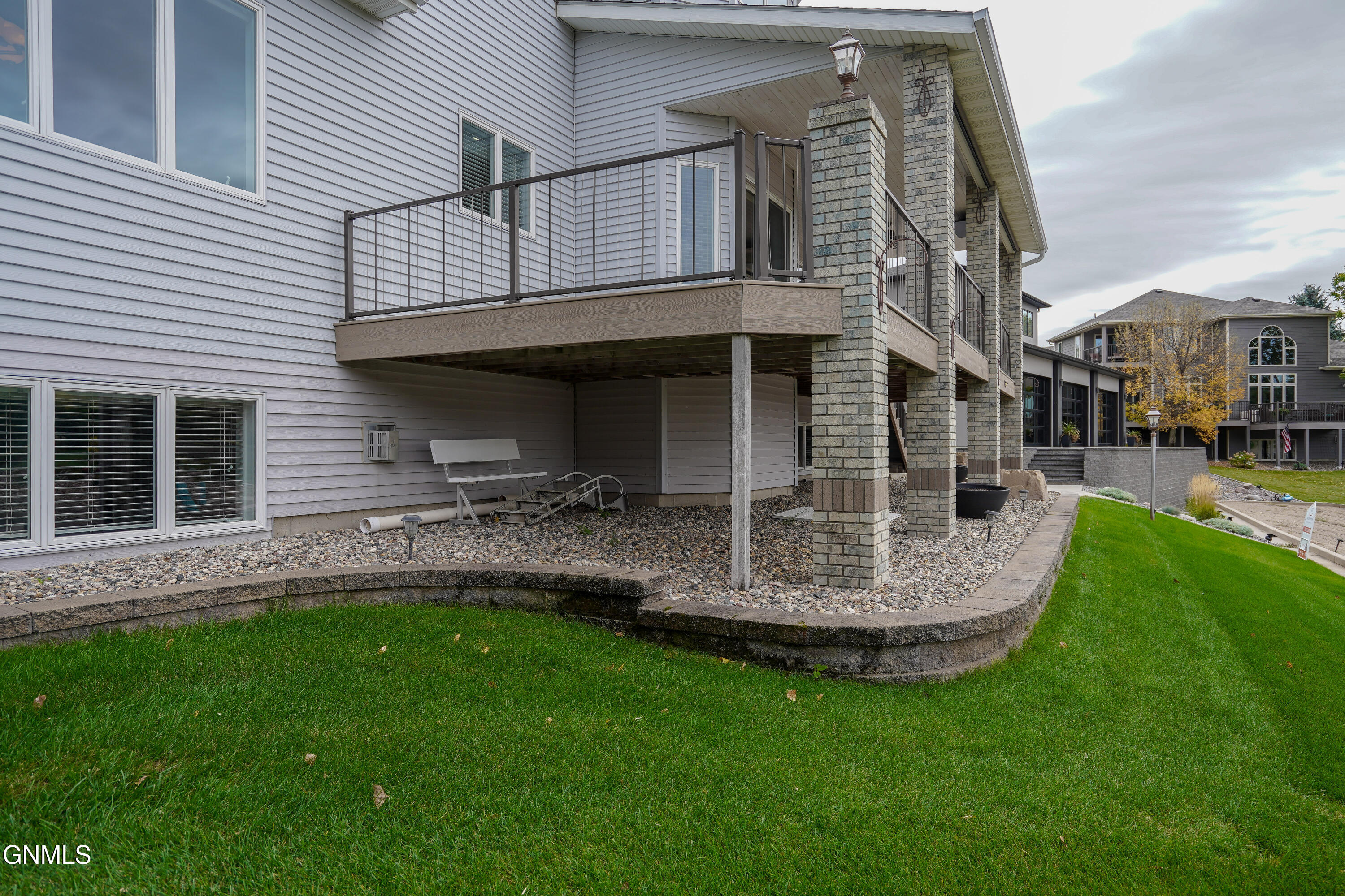 main property photo 88