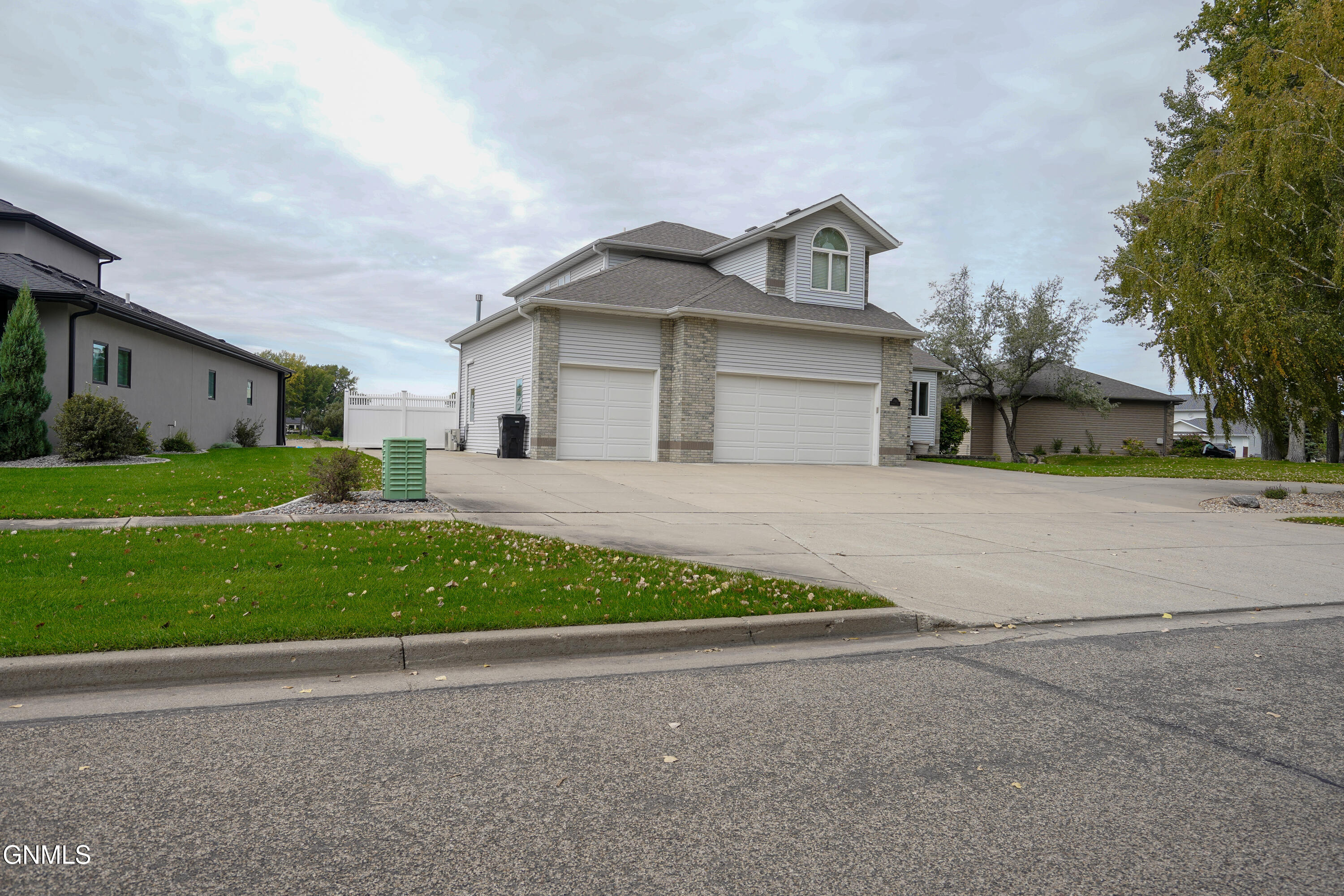 main property photo 92