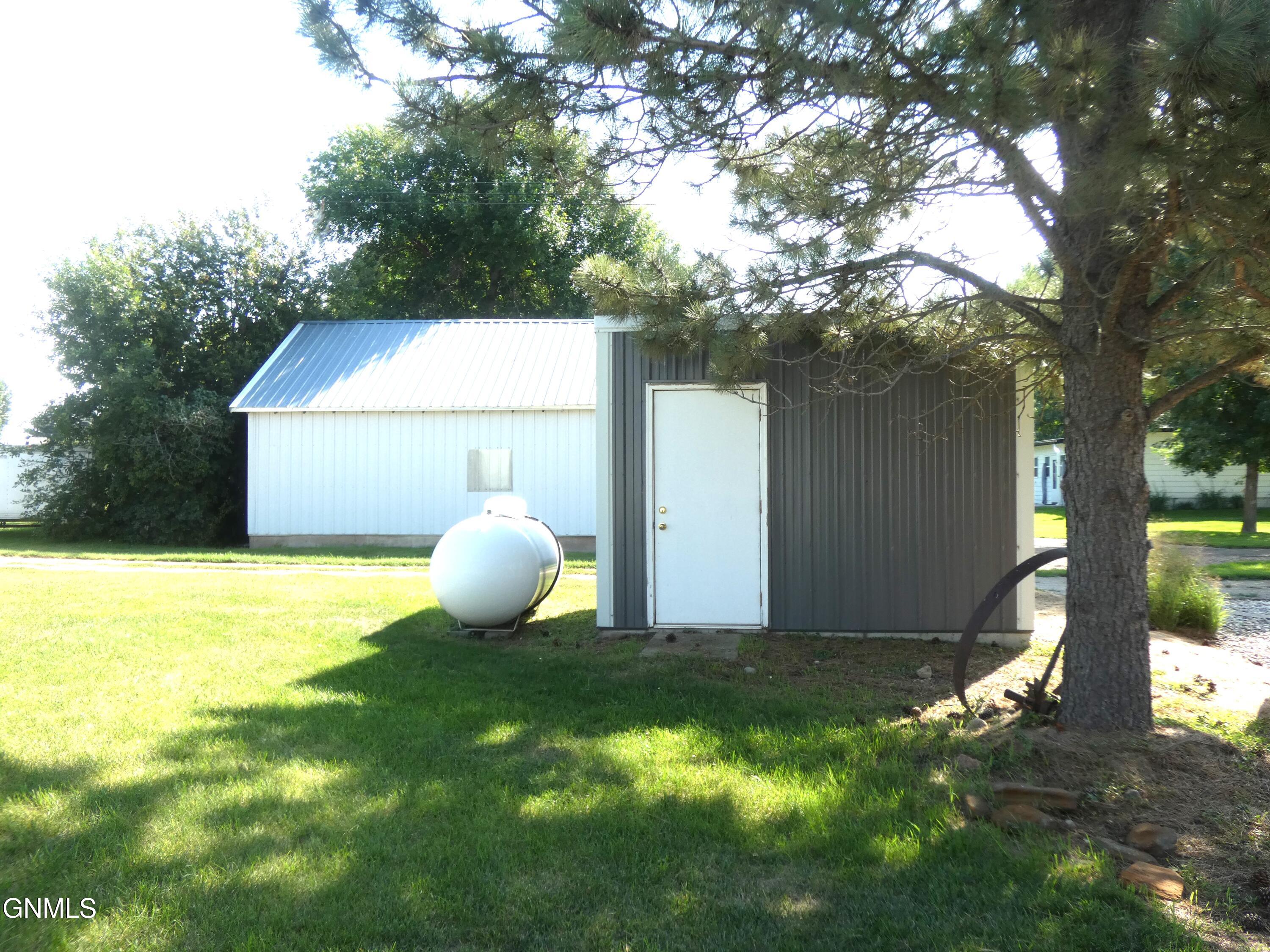 main property photo 37