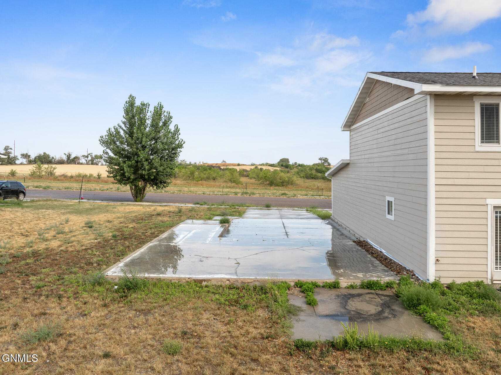 main property photo 44
