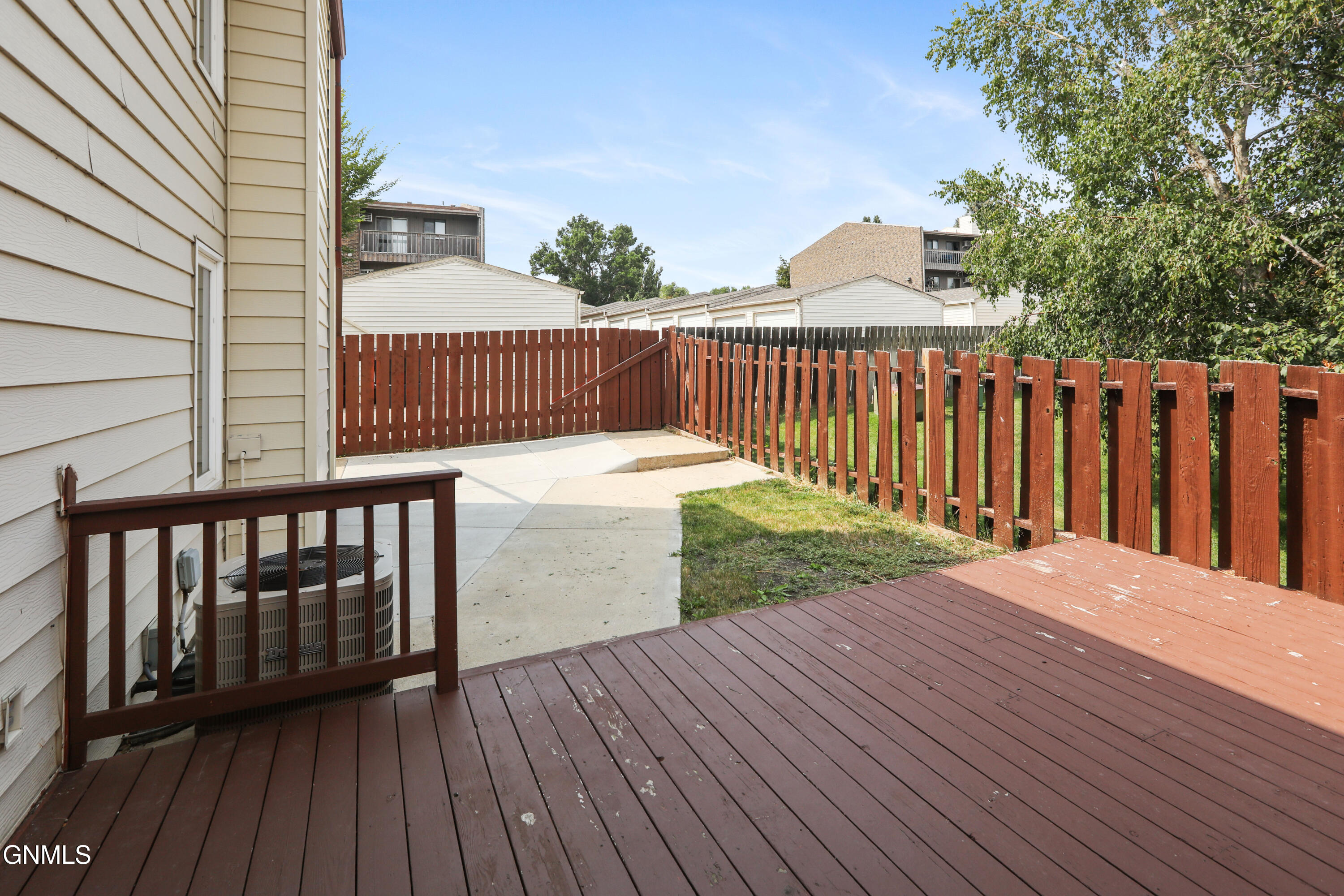 main property photo 20