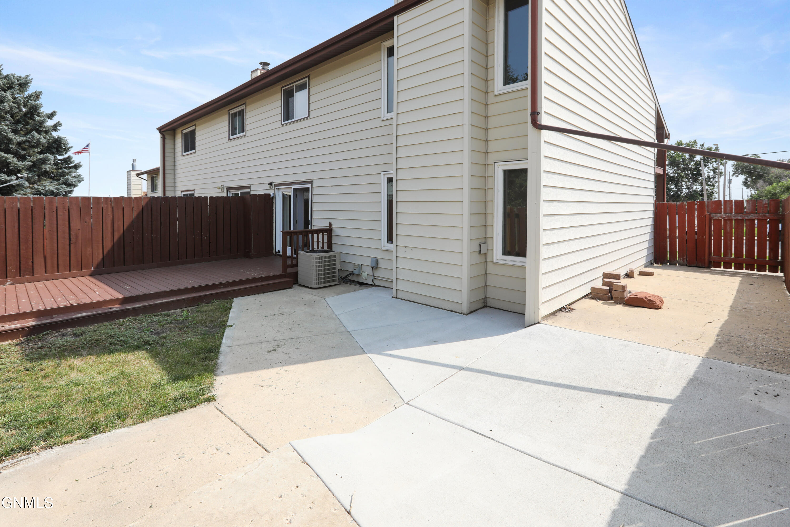 main property photo 21