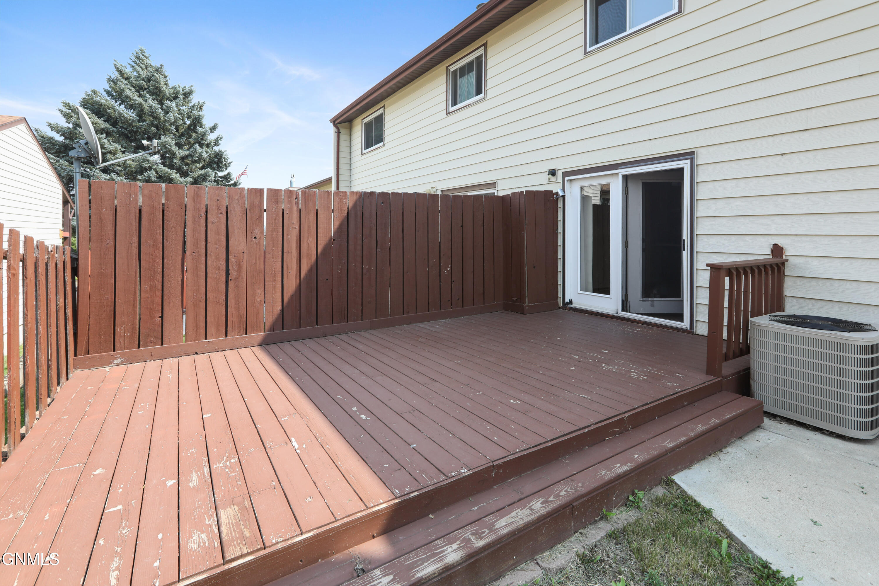 main property photo 22