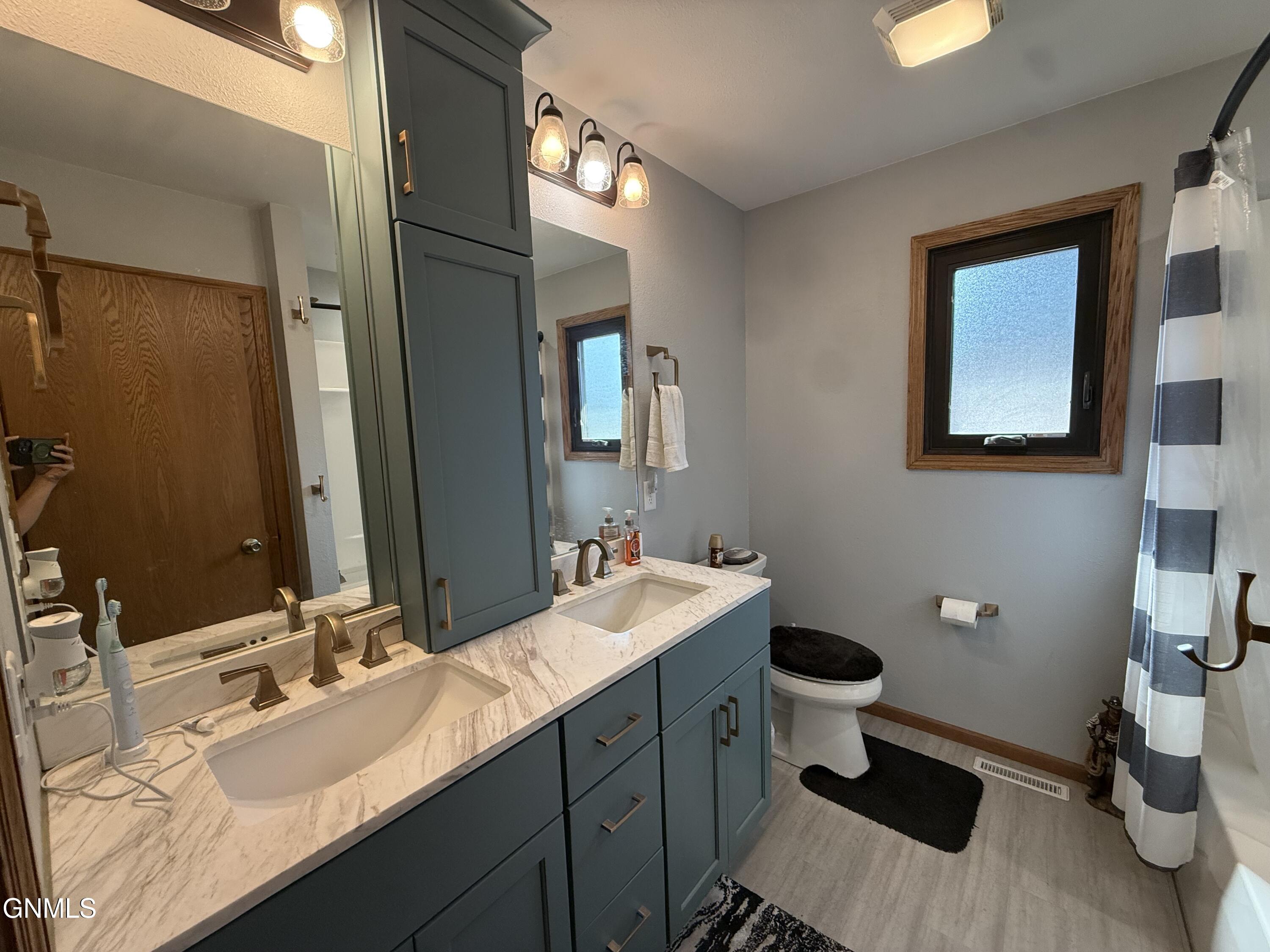 main property photo 11