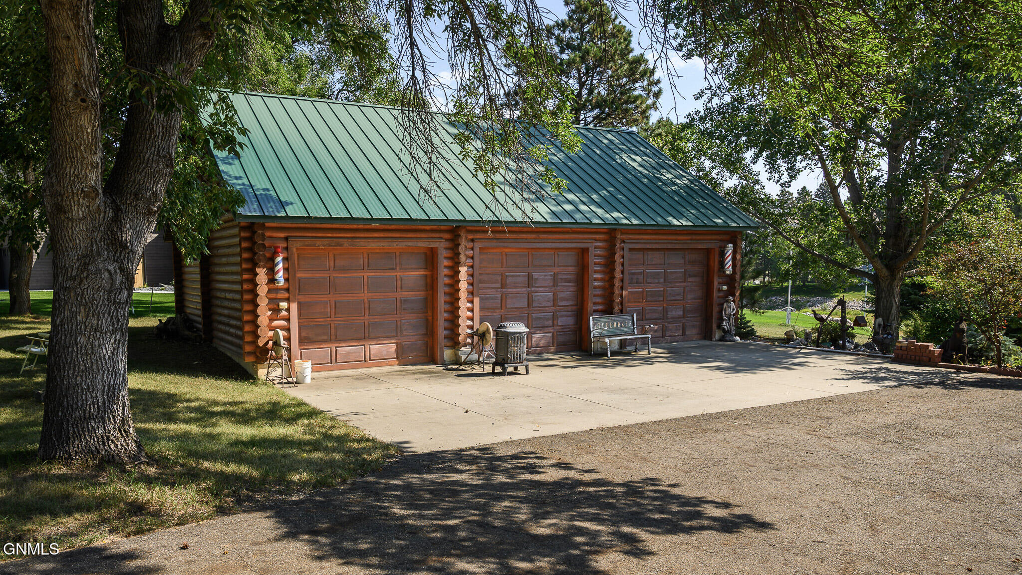 main property photo 45