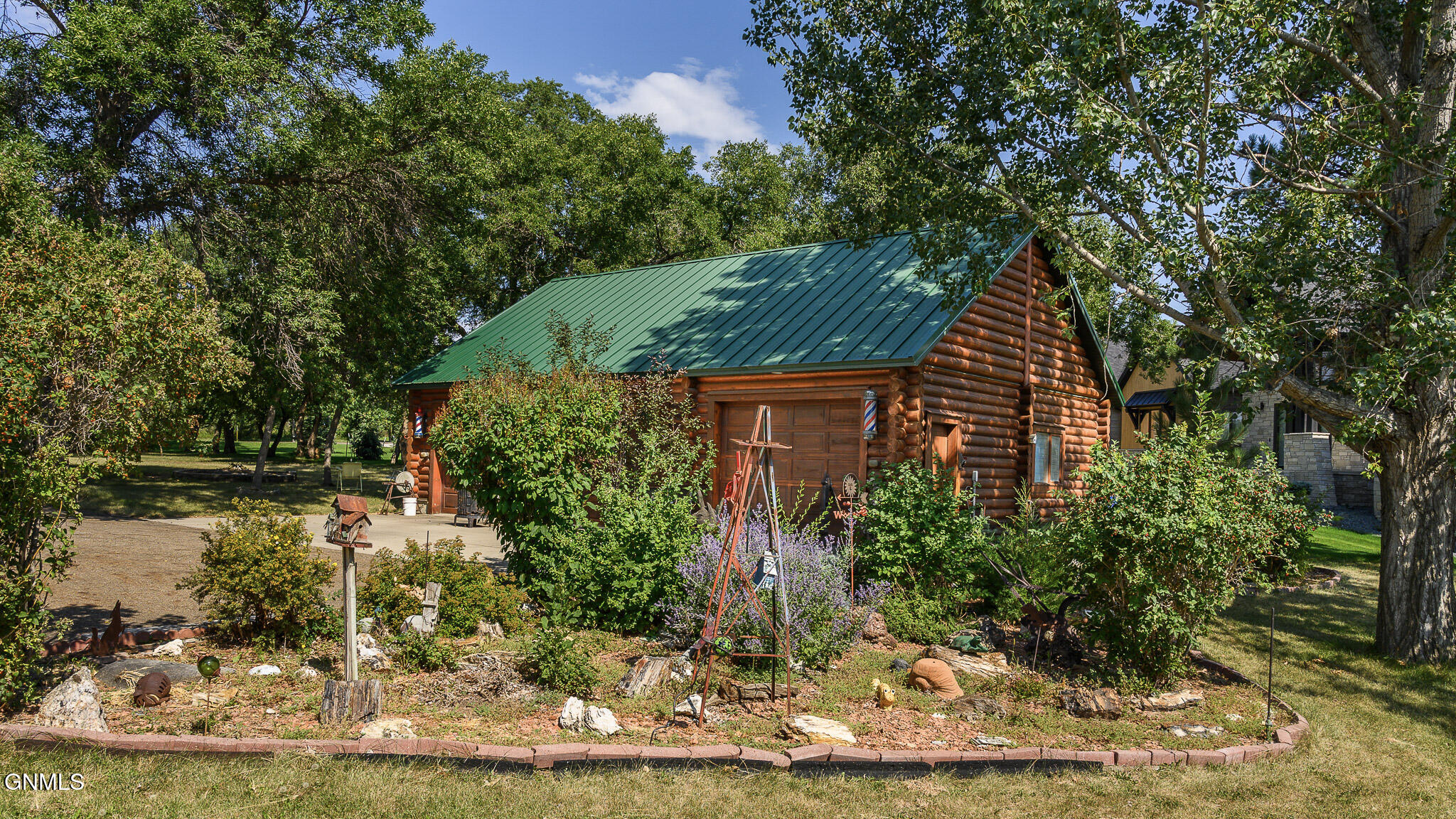 main property photo 50