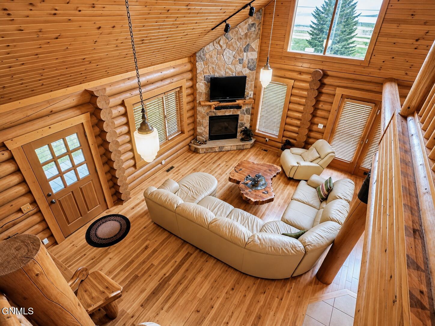 main property photo 7