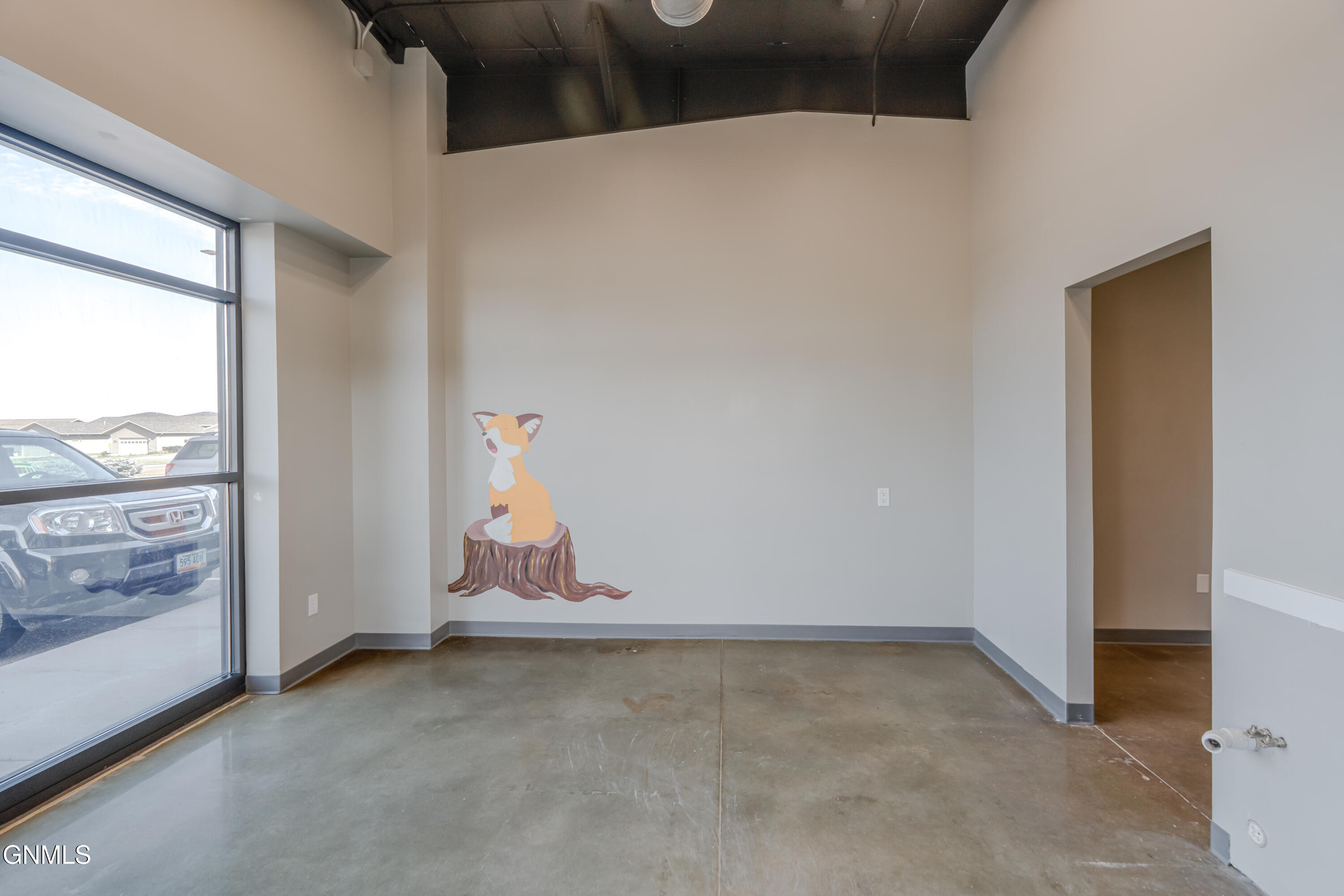 main property photo 13