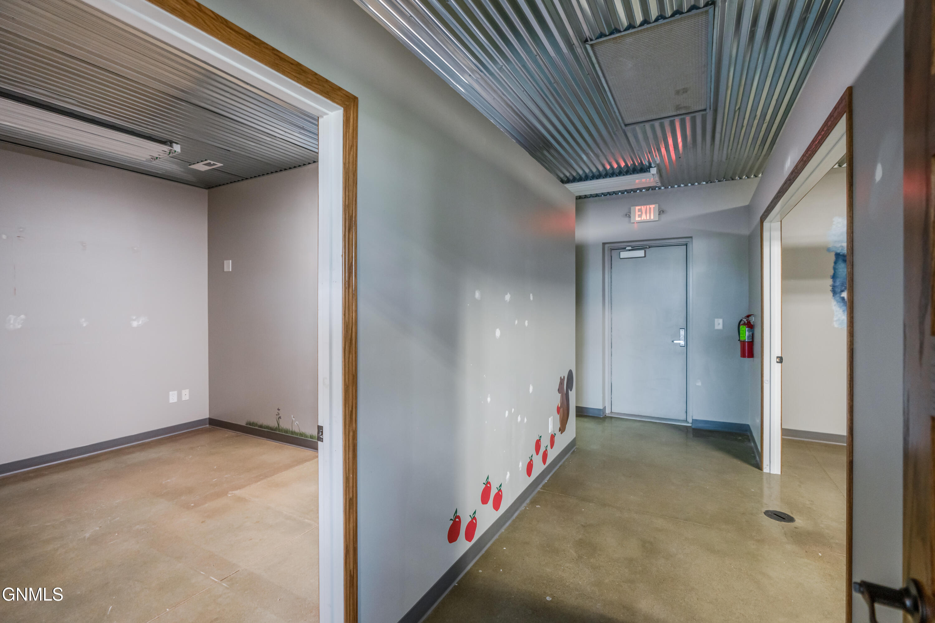 main property photo 25