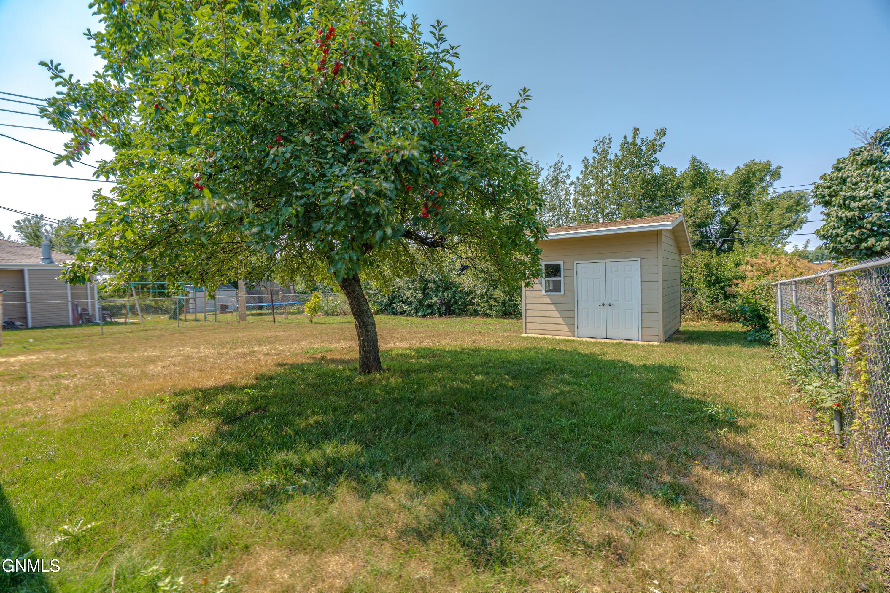 main property photo 20