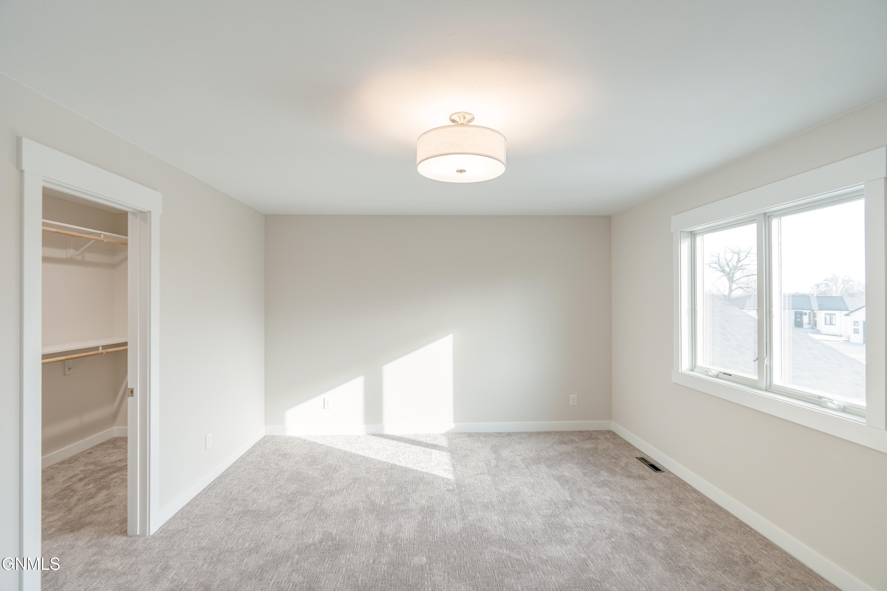 main property photo 75