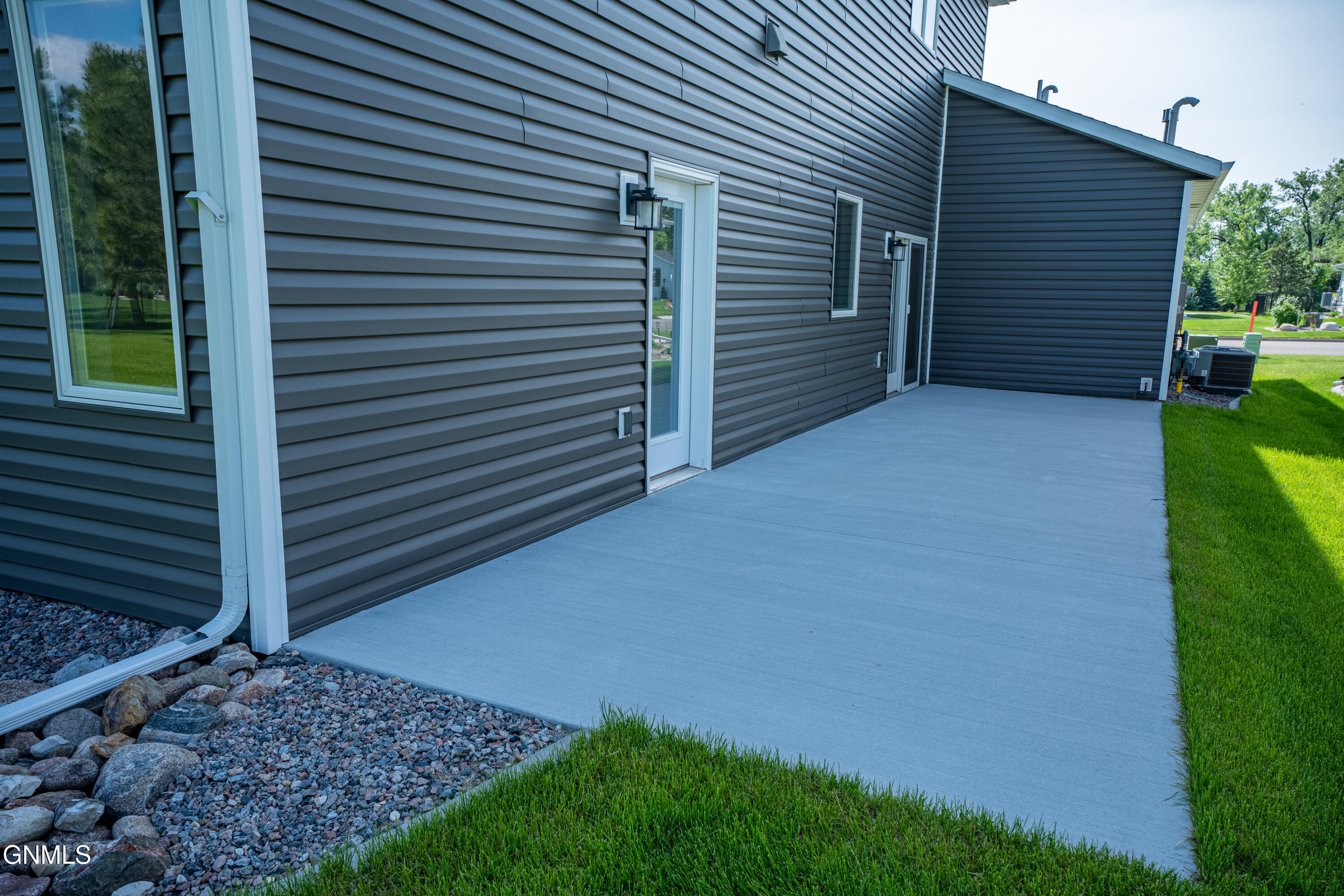 main property photo 84