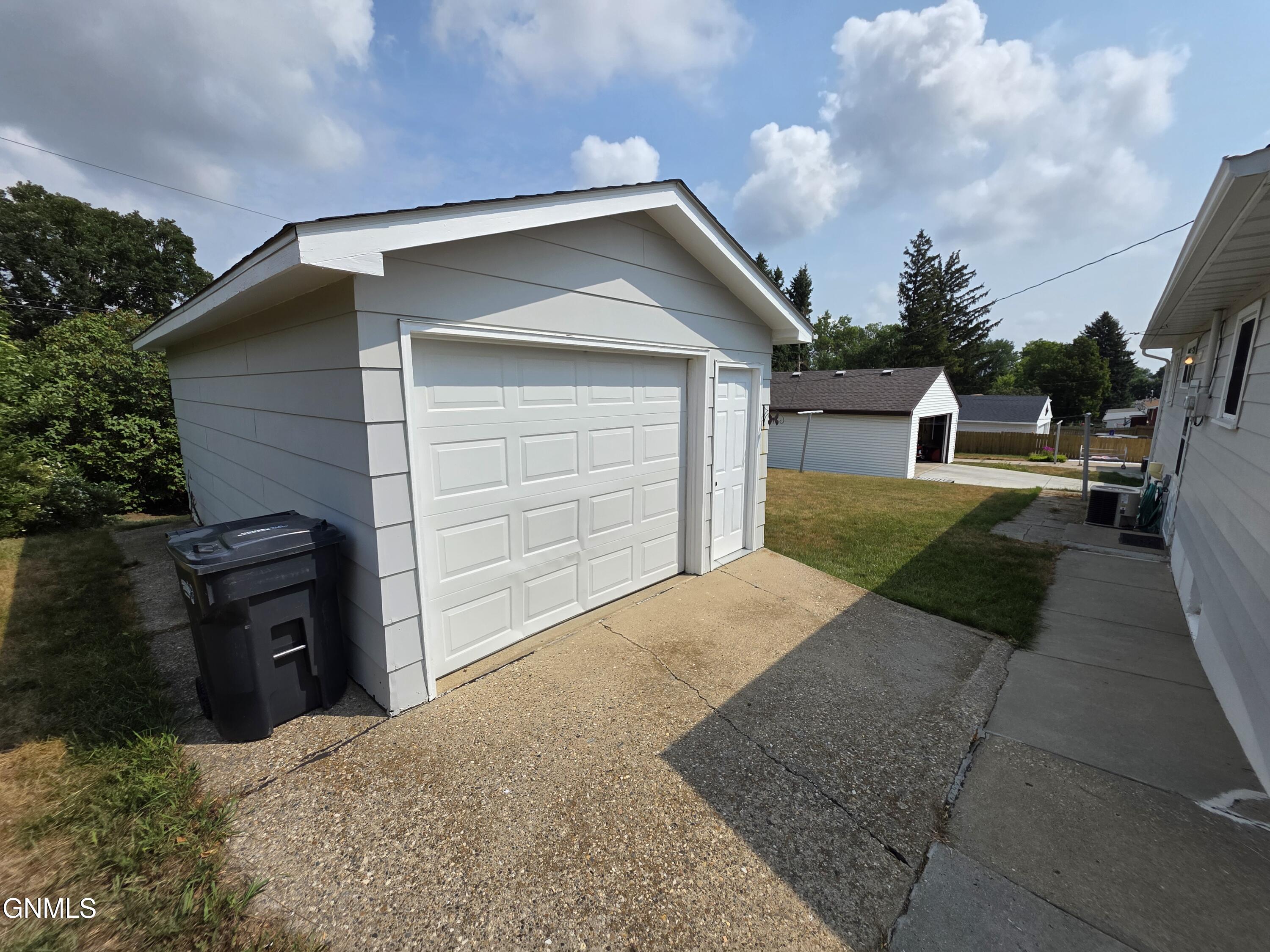 main property photo 74