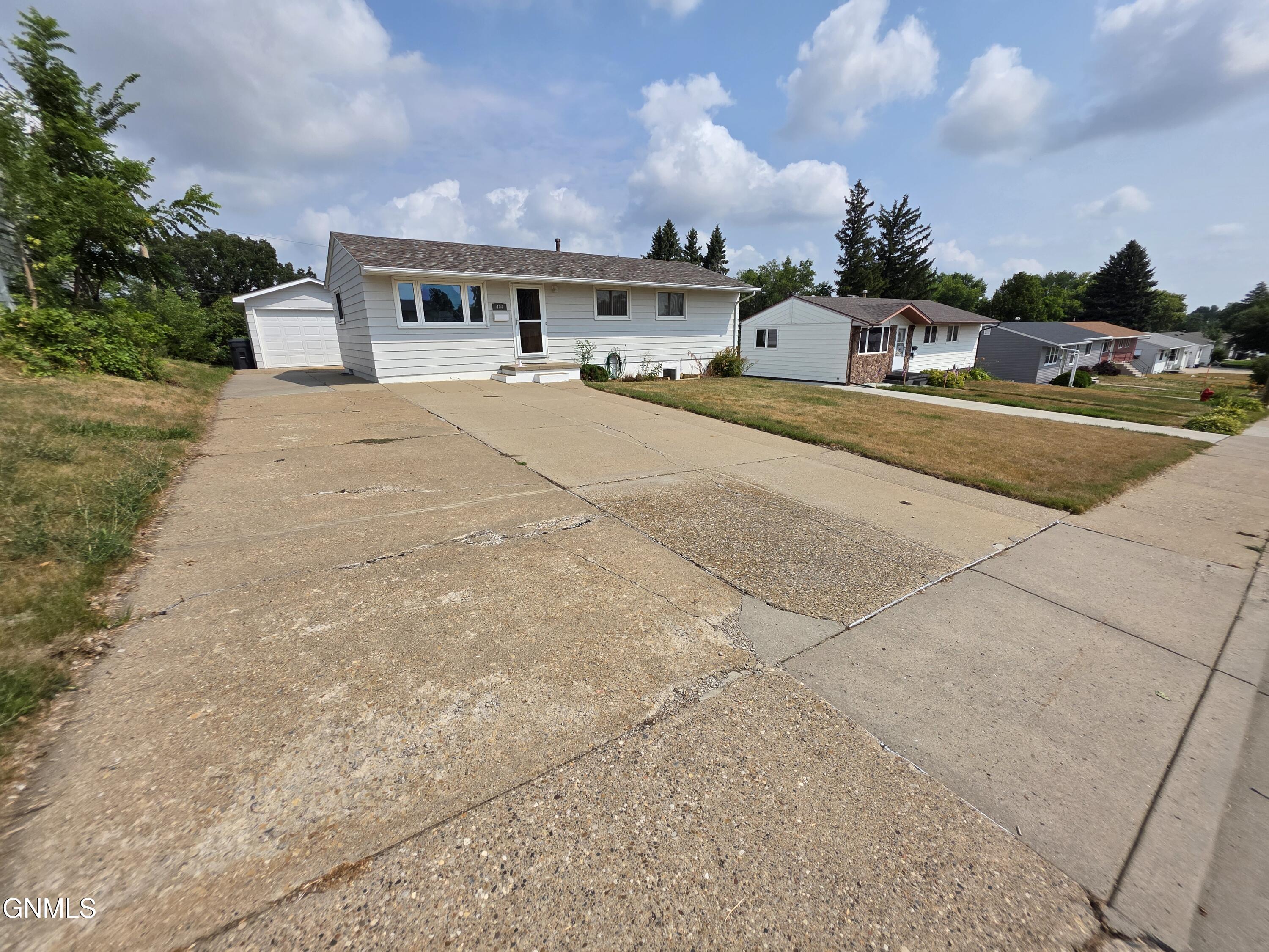 main property photo 90