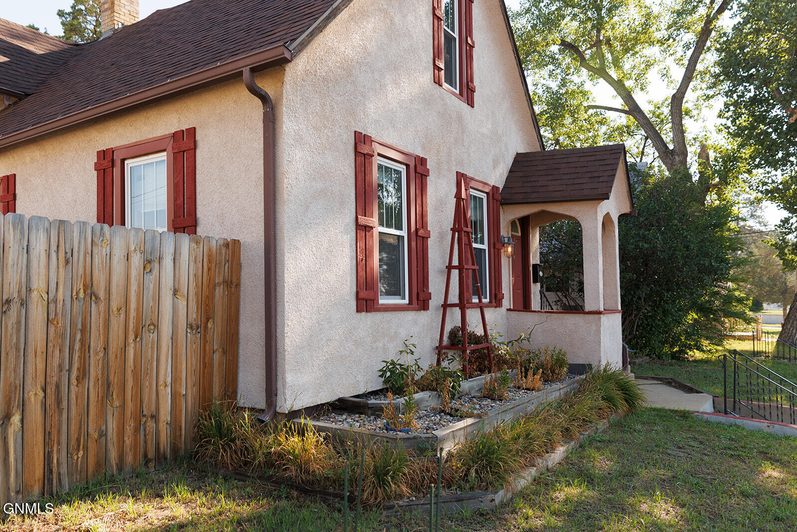 main property photo 40