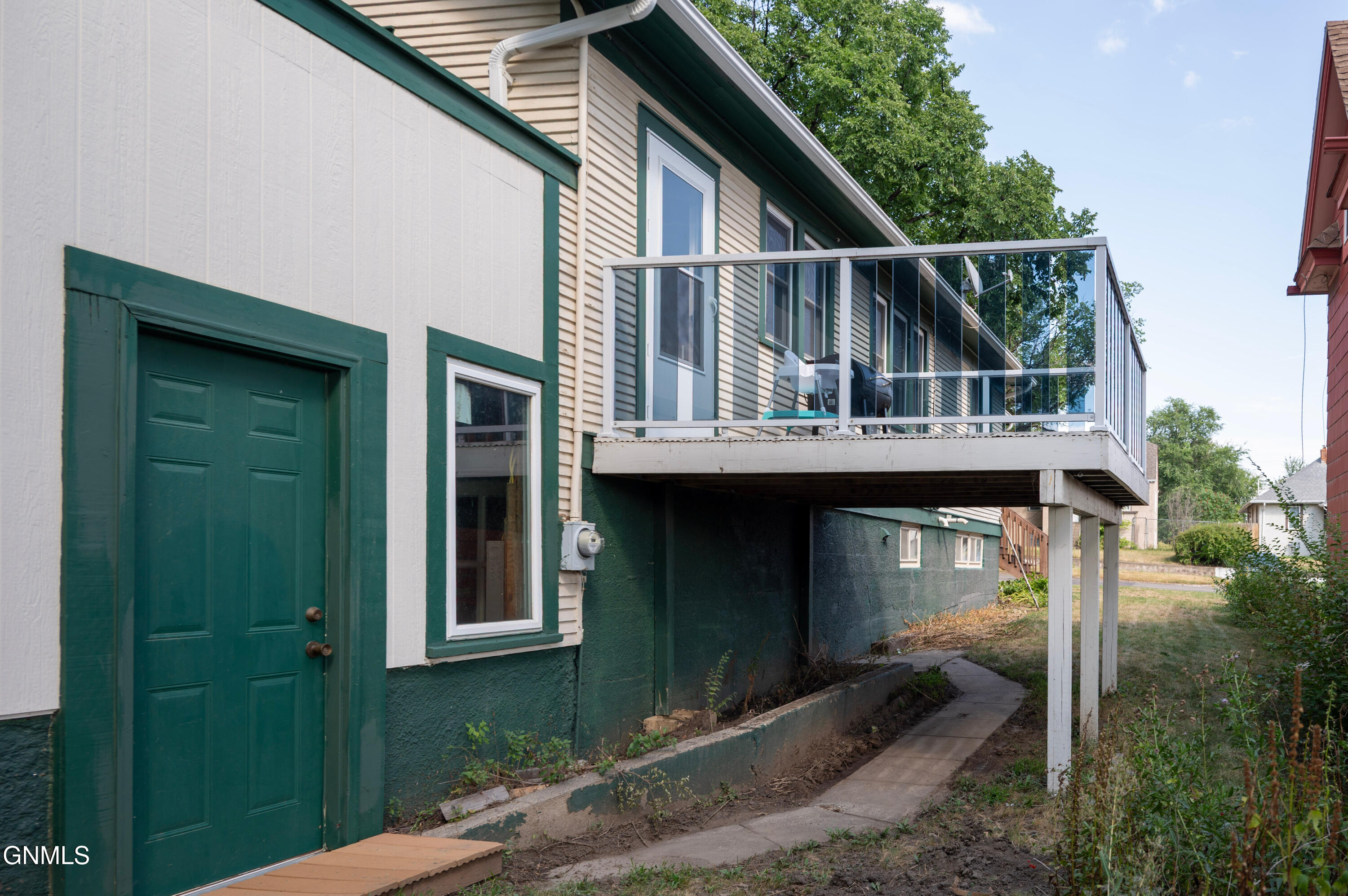 main property photo 12