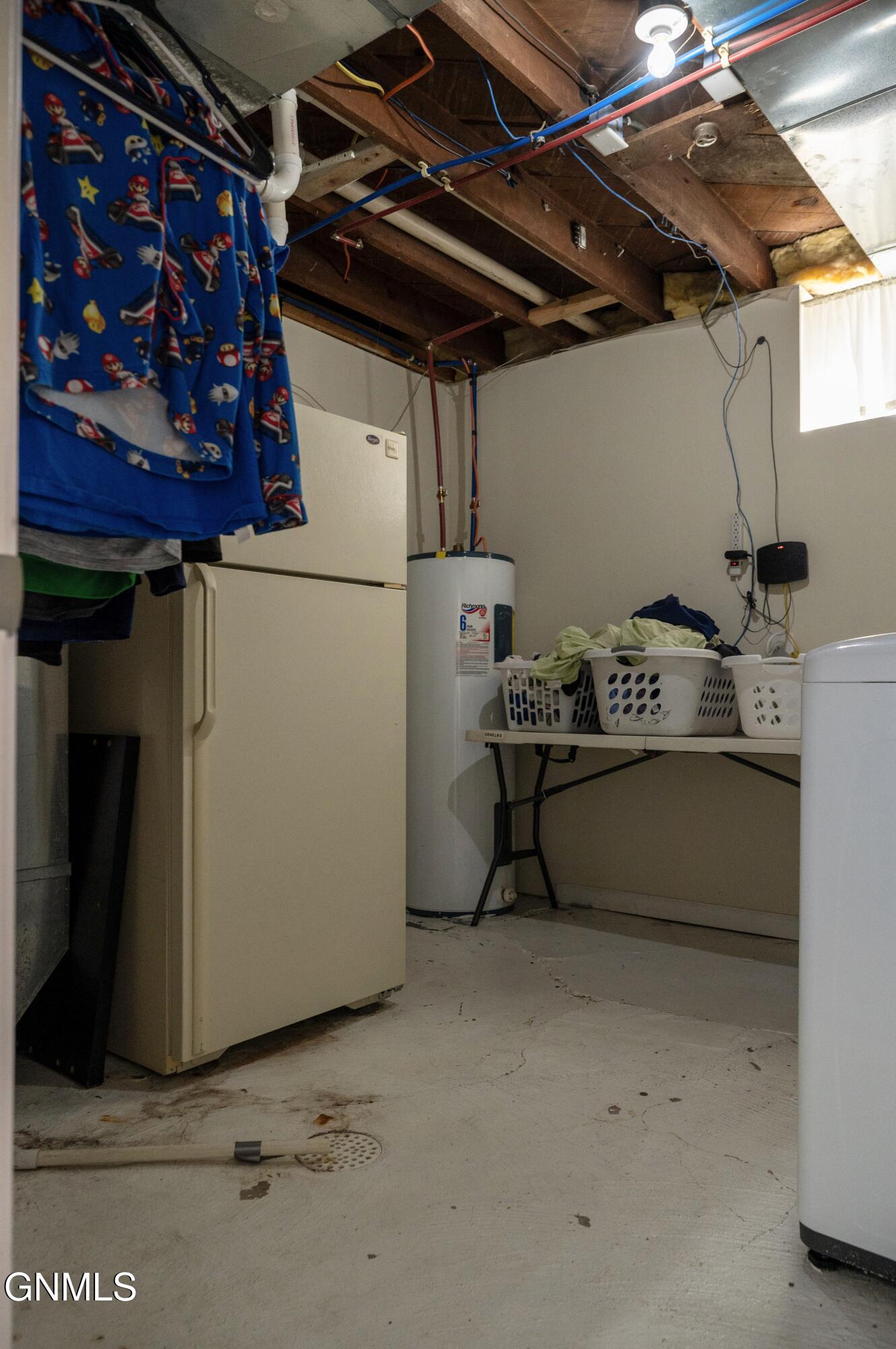 main property photo 14