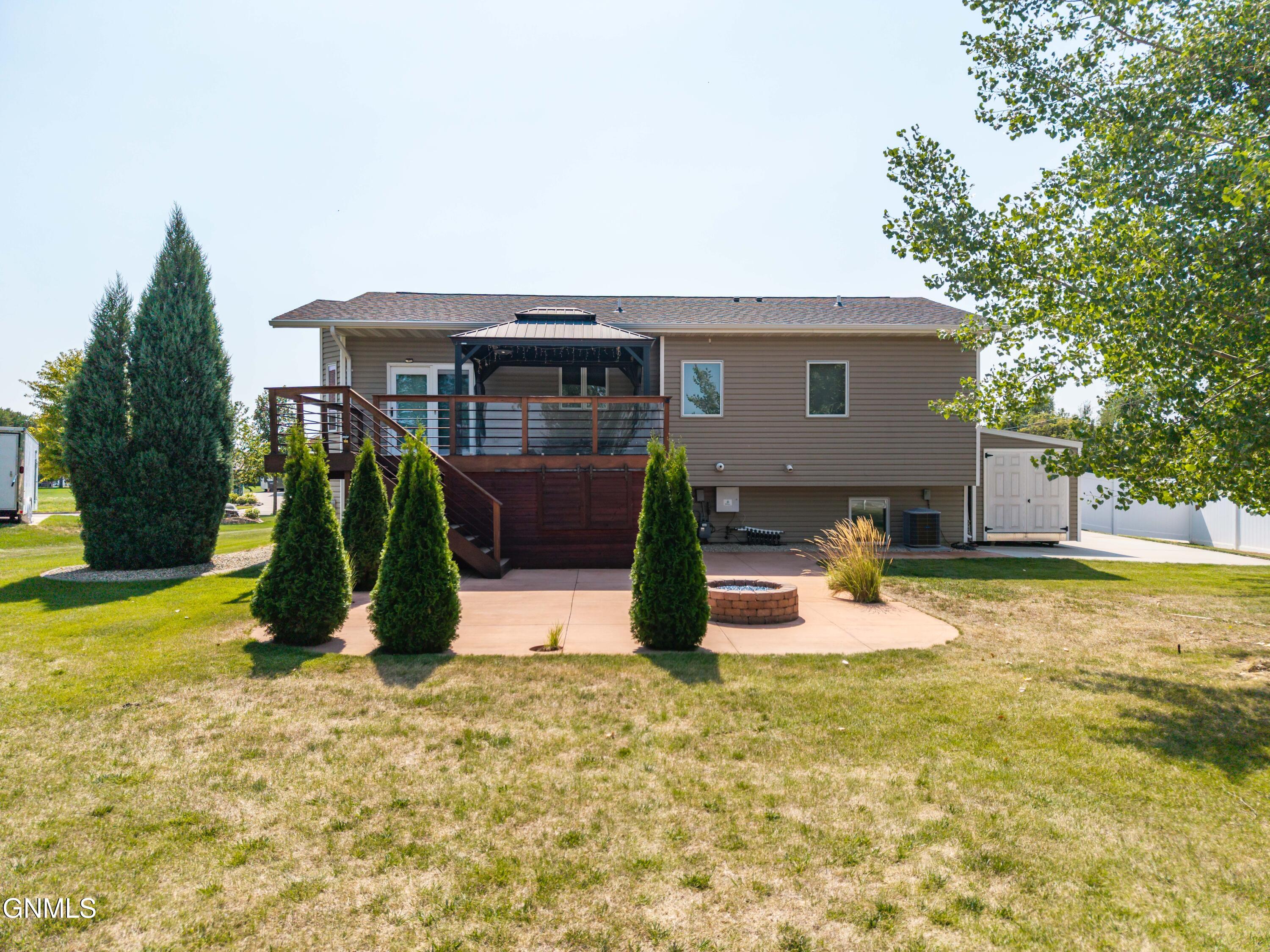main property photo 28