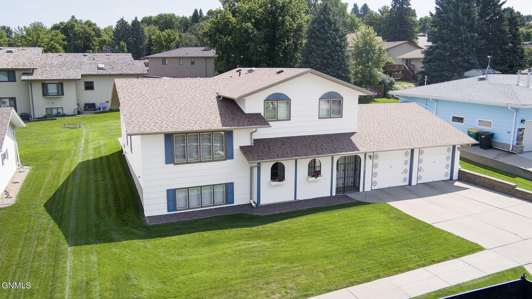 main property photo 46