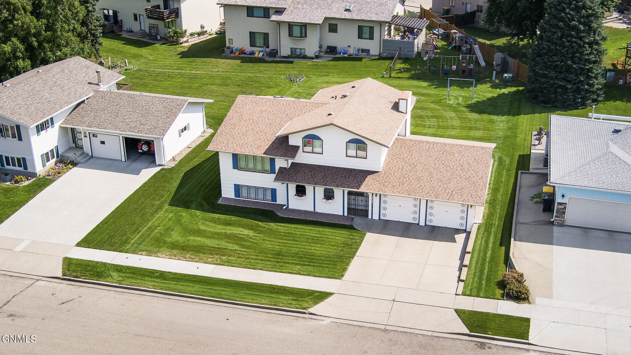 main property photo 47
